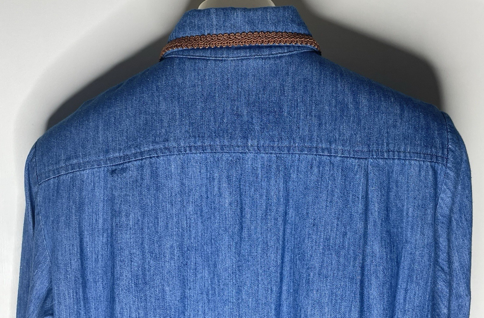 NOS Willowbend Medium Secretary L/S Blue Cotton Chambray Button Down Shirt
