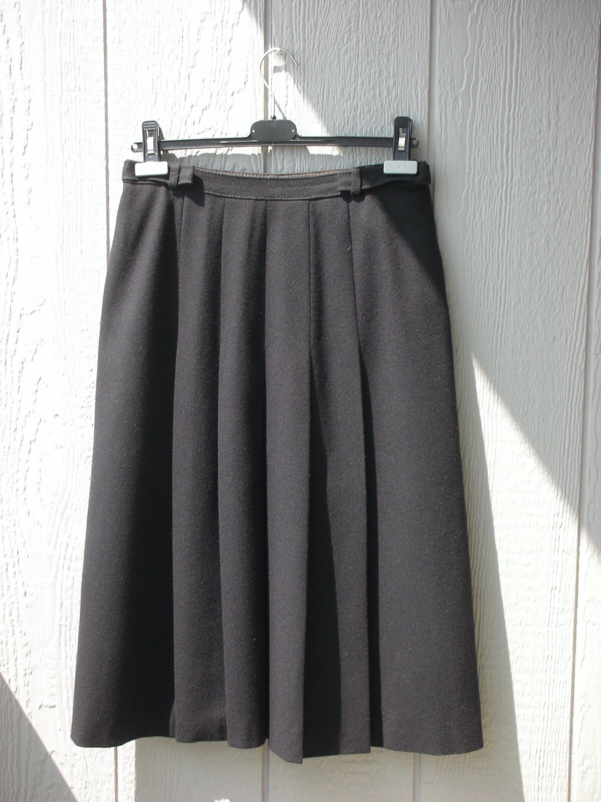 BLACK VIRGIN WOOL BLEND A-LINE SKIRT FRONT PLEATS, 28″ LONG by HAMMER US 8/10