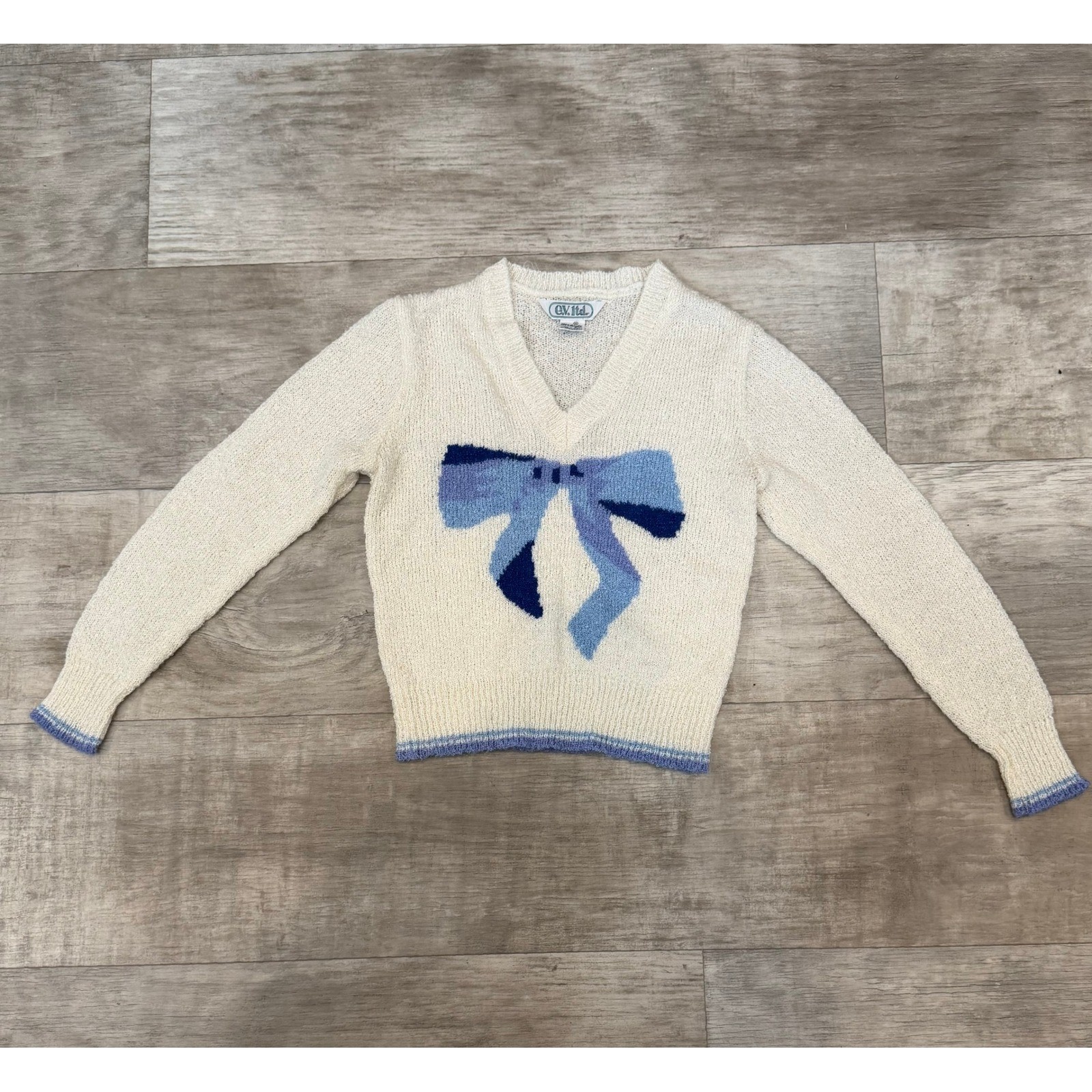 Vintage Women Small Cream Blue Bow V-Neck Knit Sweater Pullover 80s