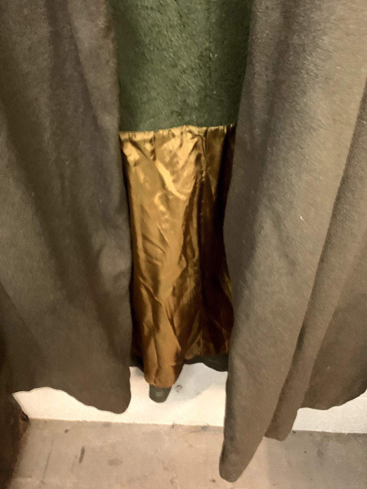 Vintage Queen of Capes Country Place (OSFM) Army Green Wool Hooded Cape