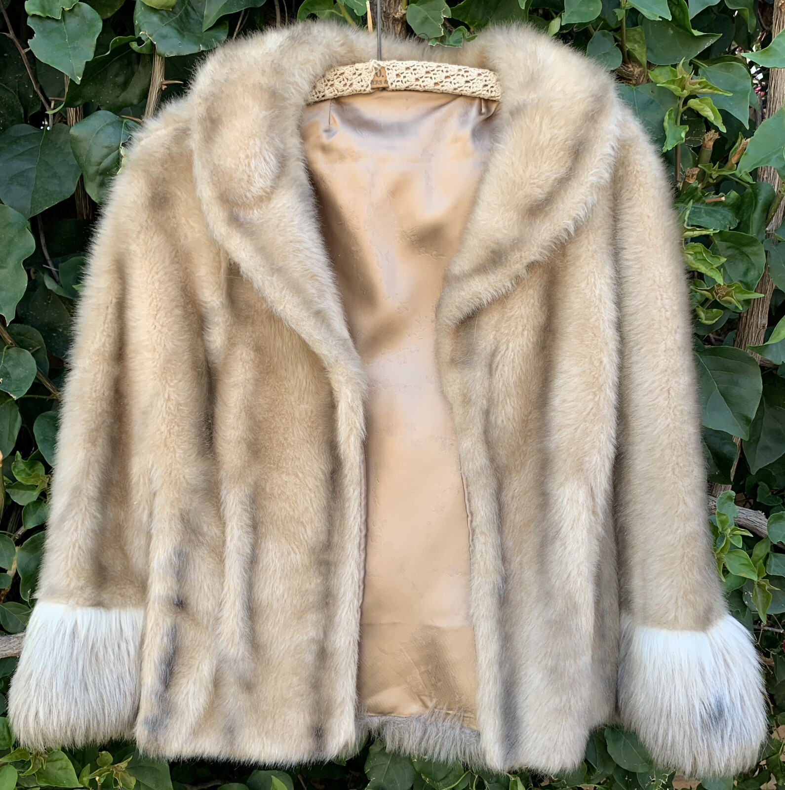Sears Fashions Regina Glenara by Glenoit Cape Capelet Faux Fur Mob Wife Size S