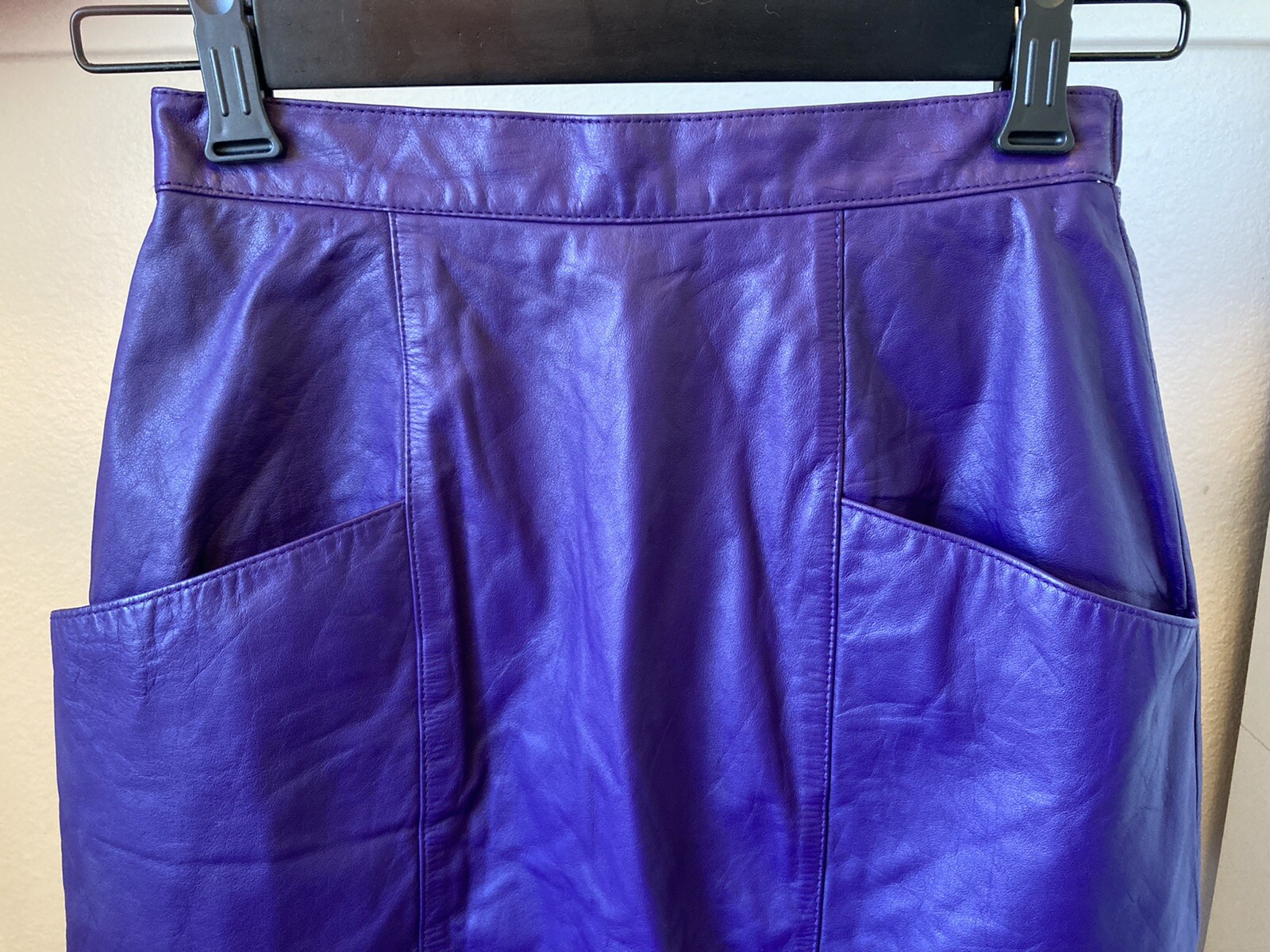 Jaqueline Ferrar leather purple skirt size 6