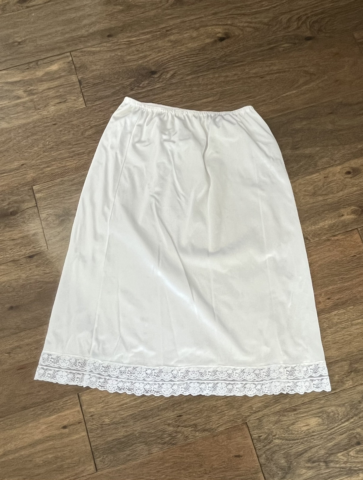Vintage Medium 28″ Long Half Slip 100% Antron III Nylon
