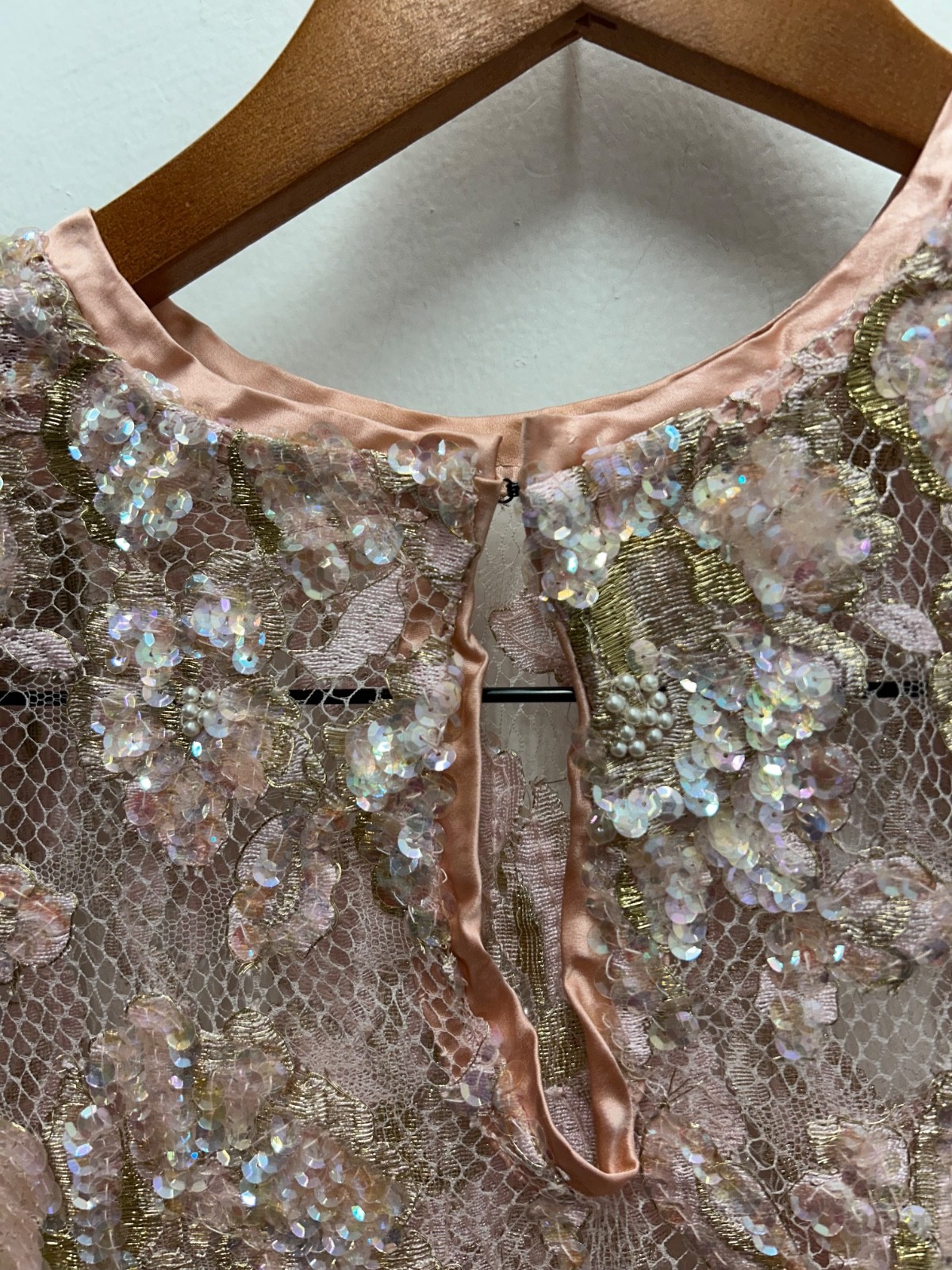 Vintage Embellished Beaded Sequin Floral Lace Mesh Cocktail Shift Dress Pink