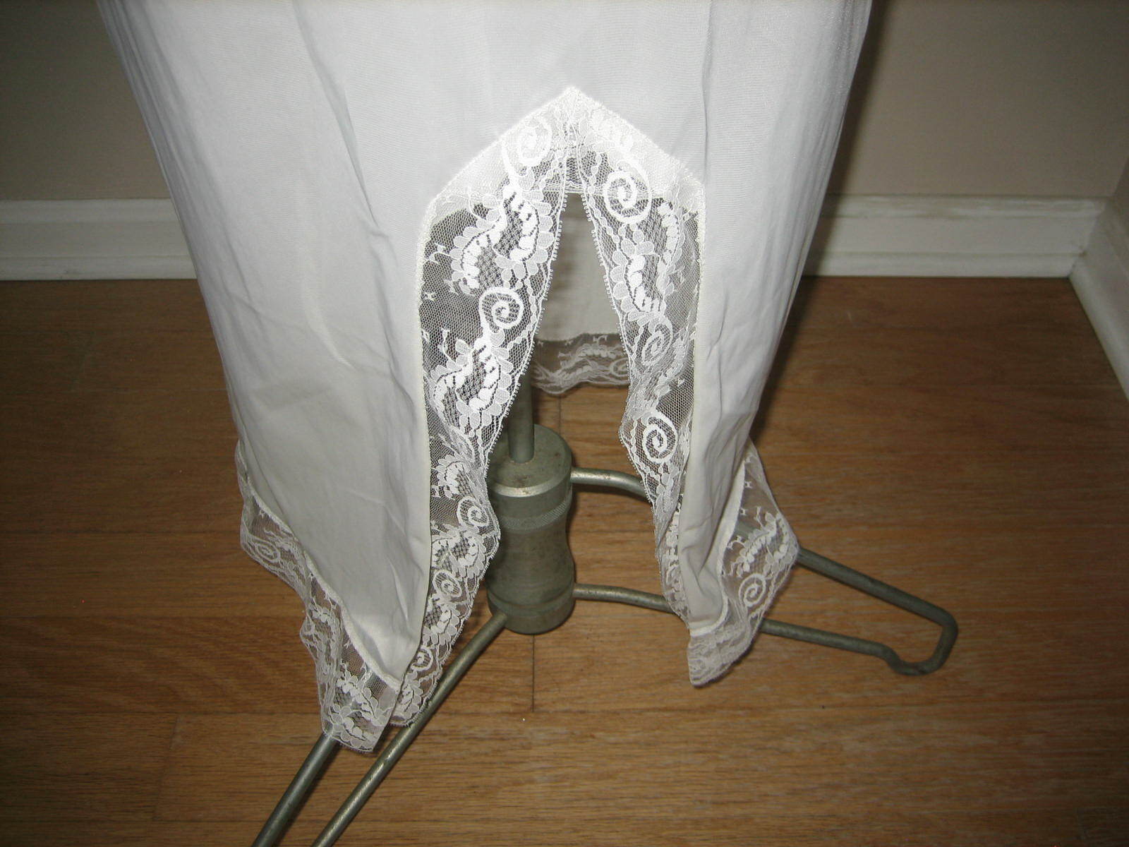 GREENCO MAID White Long Nylon Half Slip, Lace Hem, Front Or Back Slit – Size M