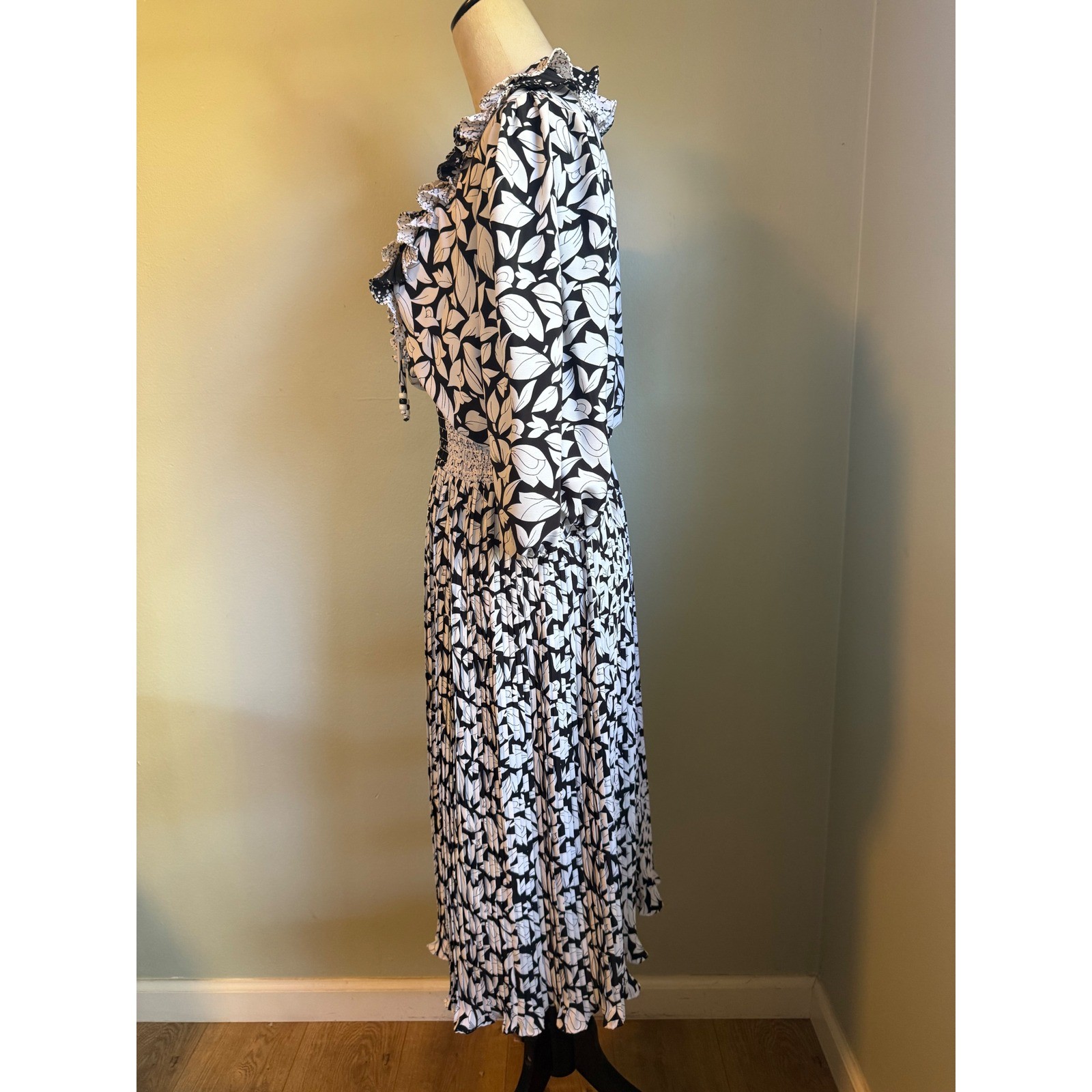 Assorti Susan Freis Vintage 80s Floral Ruffle Midi Dress Black White XS whimsi