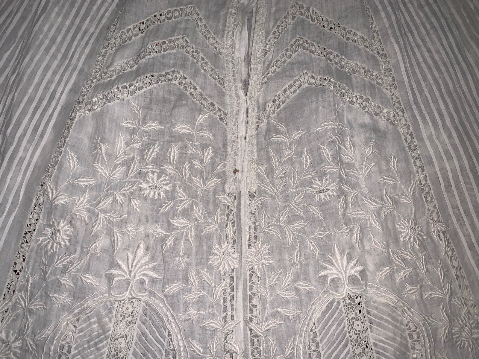 Rare 19th-Beginning of 20th Century Hand Made Lace & Embroidered Batiste Skirt