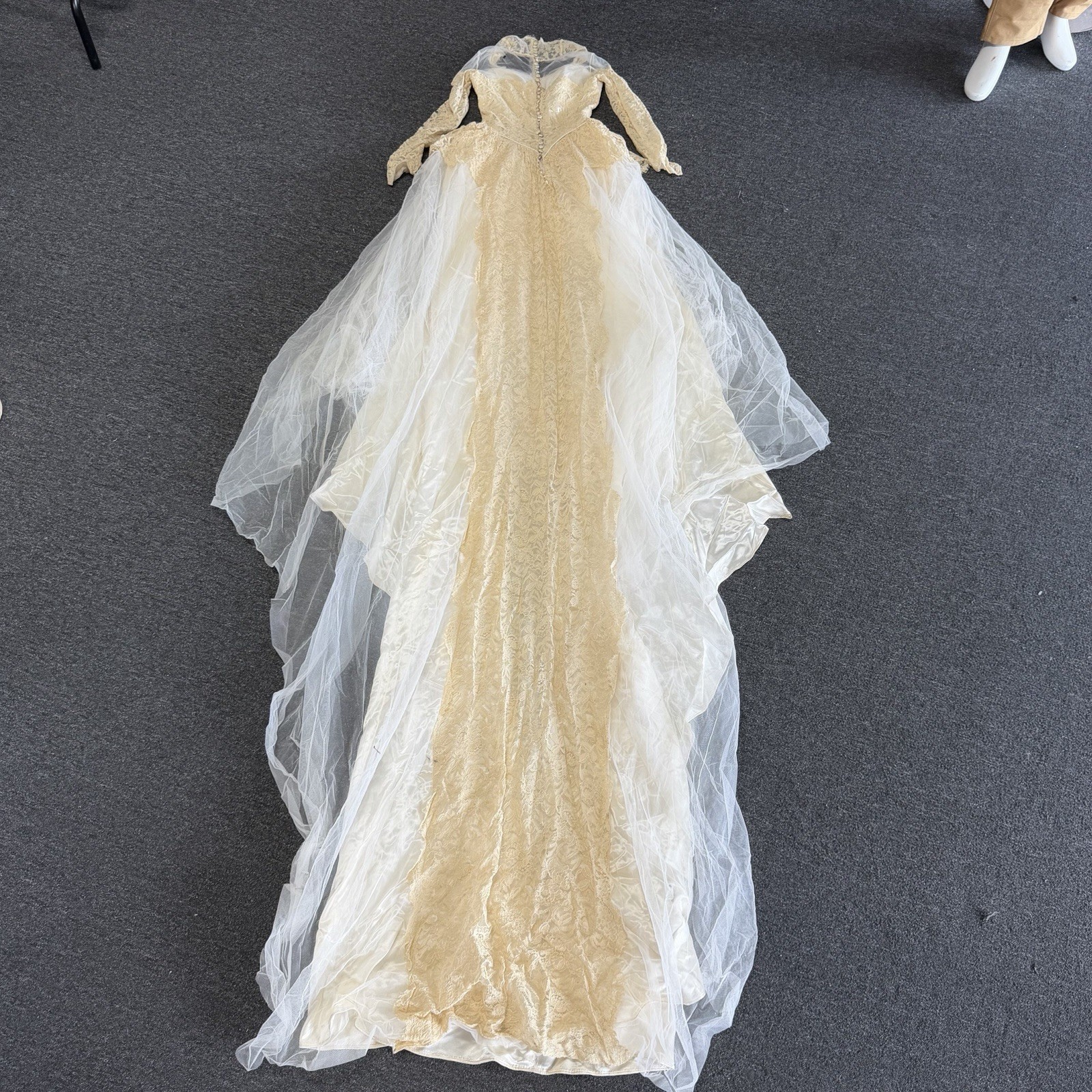 Vintage 50s Handmade Beige & White Floral Lace Long Train Wedding Dress Sz 0