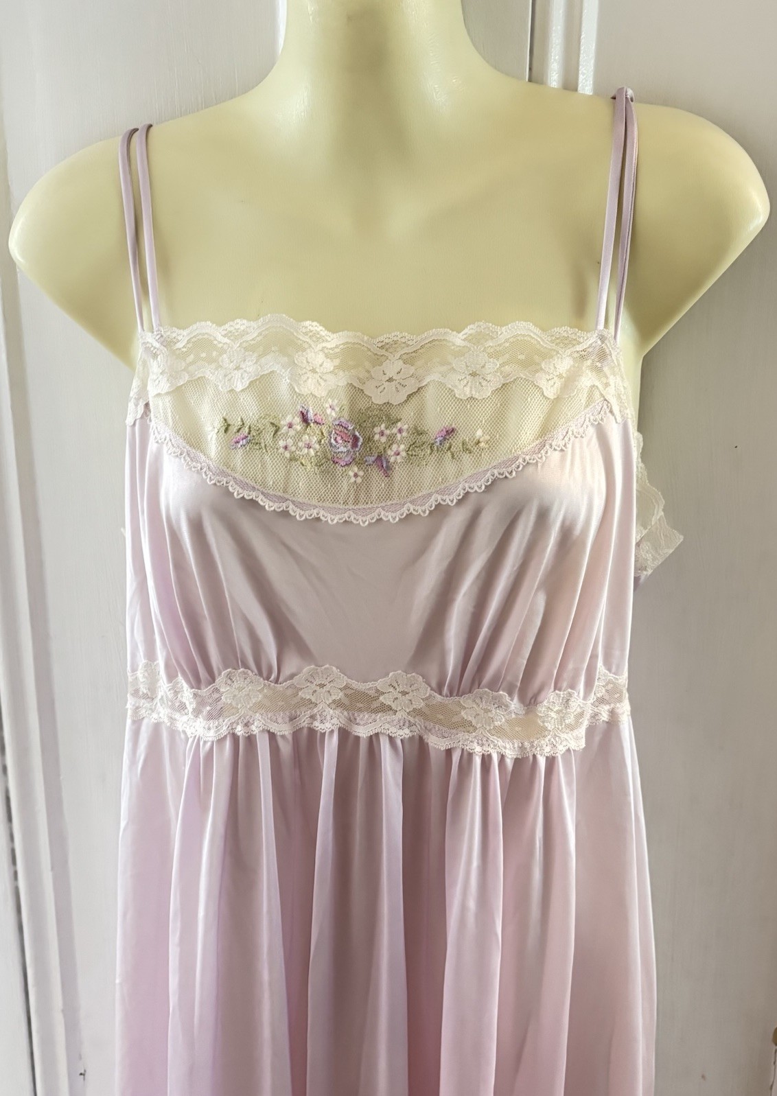 Vintage Lorraine Nightgown M Womens Lace Trim Spaghetti Strap Nylon USA Fits S/M