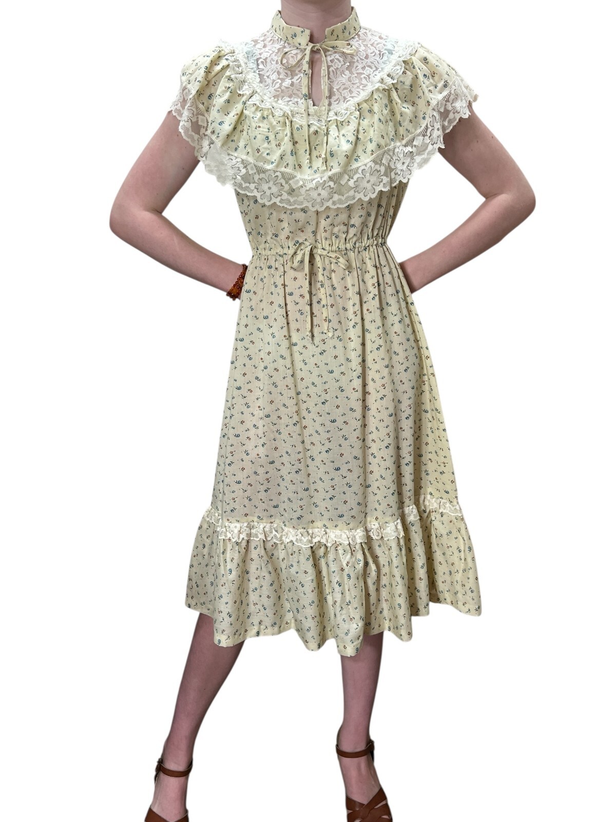 Sz S ~Sm M Vtg 70s Prairie Dress Pale Yellow Calico Lace Cottagecore Ruffle