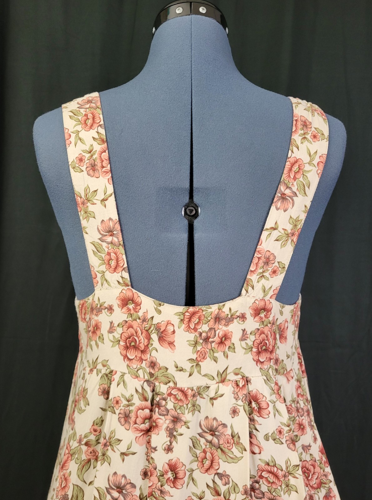 Vintage Ulterior Motives Lt Tan Jumper w Pink & Green Florals Size Medium