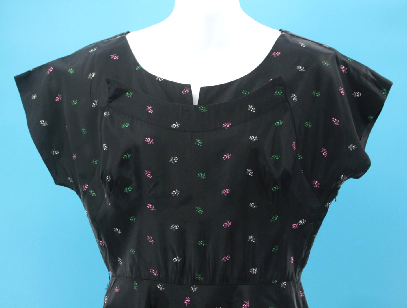 VTG Women’s 50s Black W/ Multi Color Floral Print Taffeta Swing Dress S/M 1950s