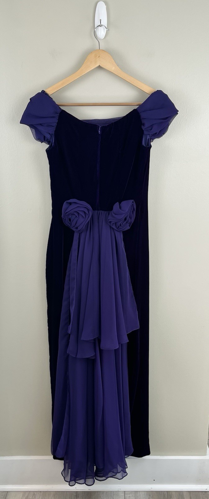 Dave & Johnny Vtg Velvet Gown Dress 90’s Purple Slit Rosettes Witchy Sz 4 USA