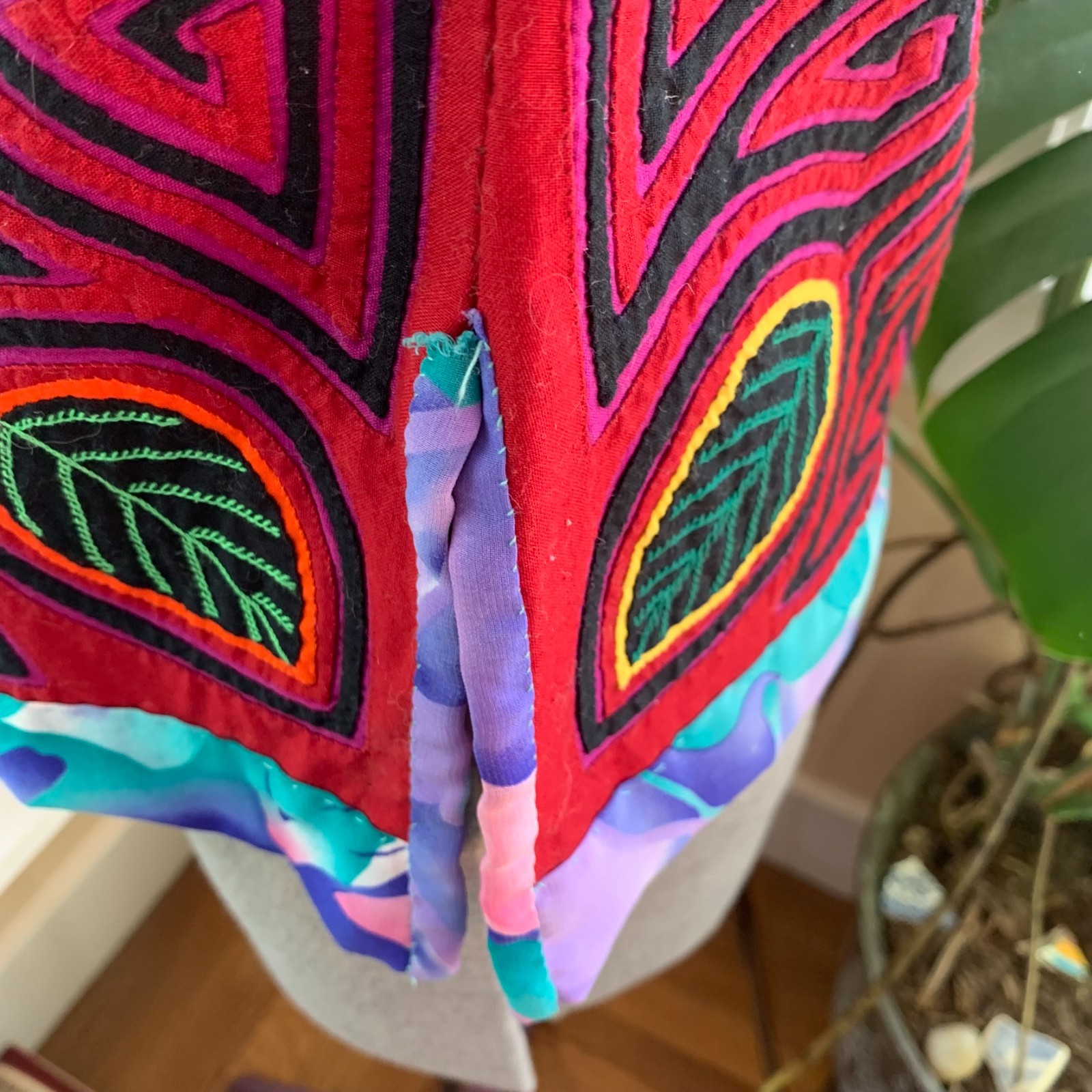 VTG Panamanian Kuna Mola Blouse Handmade Hummingbird Embroidery Purple Sequin S