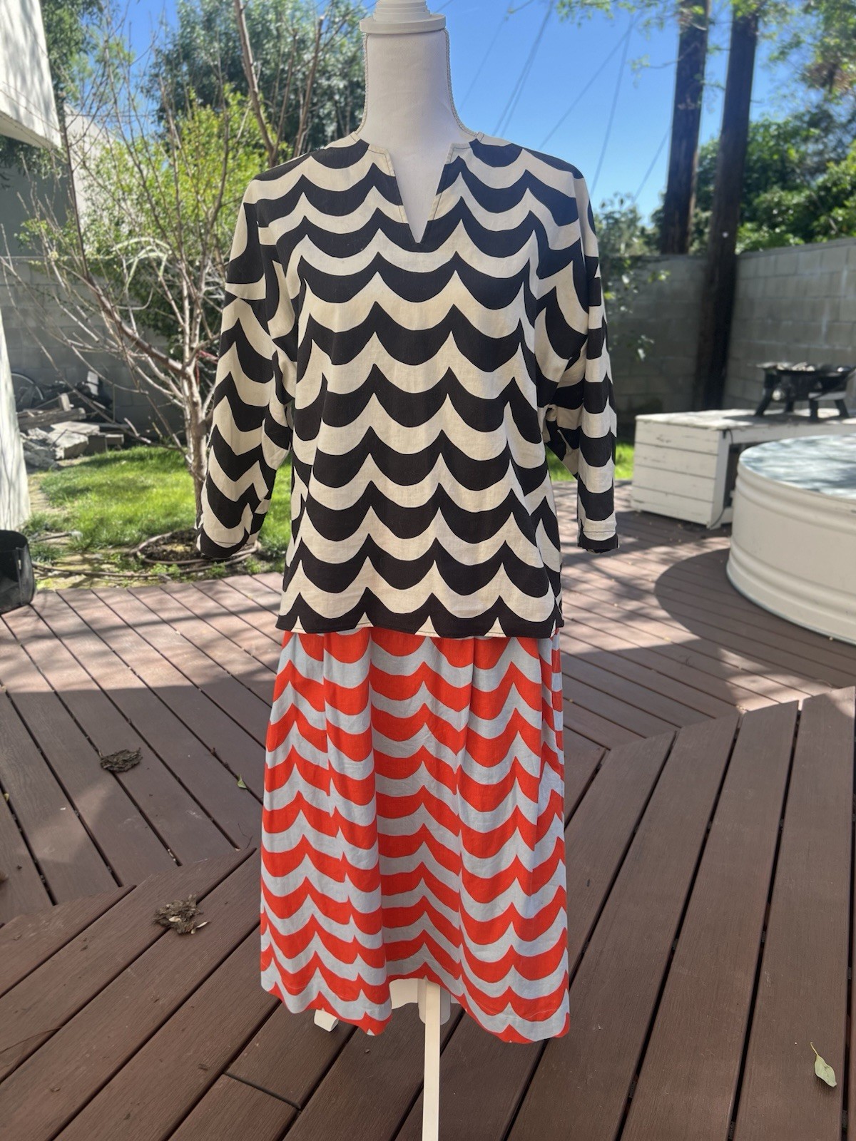 Marimekko x Uniqlo Women’s Wave Pattern Skirt Suit Set S Black White Red Blue