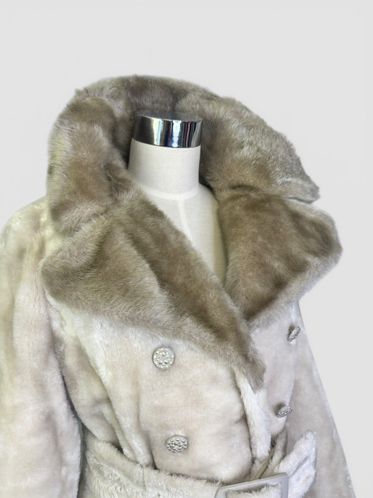 VTG Betty Rose ILGWU Union Made Beige Faux Fur Belted Coat Women’s