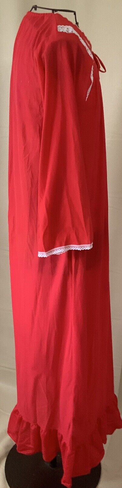 Vtg Glencraft Red Nightgown Embroidered Floral Detail—Union Made – SZ MED – NWT