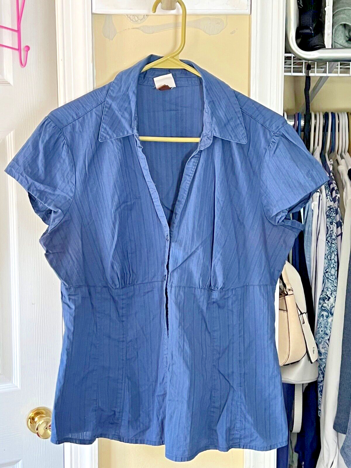 D05—Sonoma vintage 90’s Womens button up,vneck,fitted top SZ L