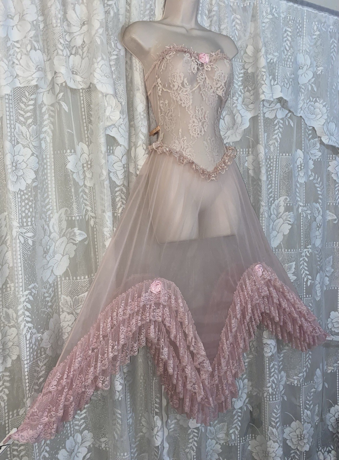 VTG M Dusty ROSE Pink SALOON GIRL Burlesque Lace Top Chiffon Nightie Nightgown