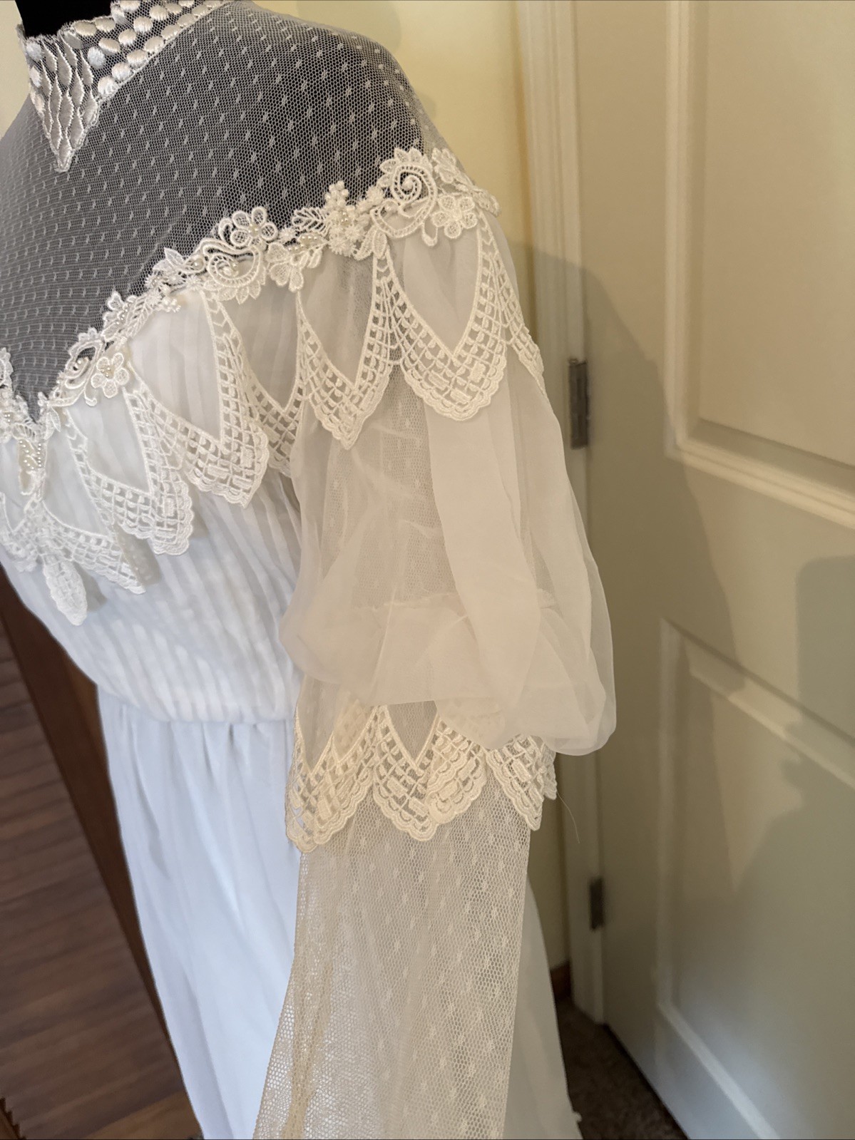Alfred Angelo Vintage 1970’s Victorian Revival Prairie Chic Lace Wedding Dress S