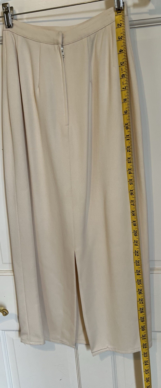 Lovely St. Gillian Rayon /Wool Off-White Skirt & Long Sleeve Top Set Size 4