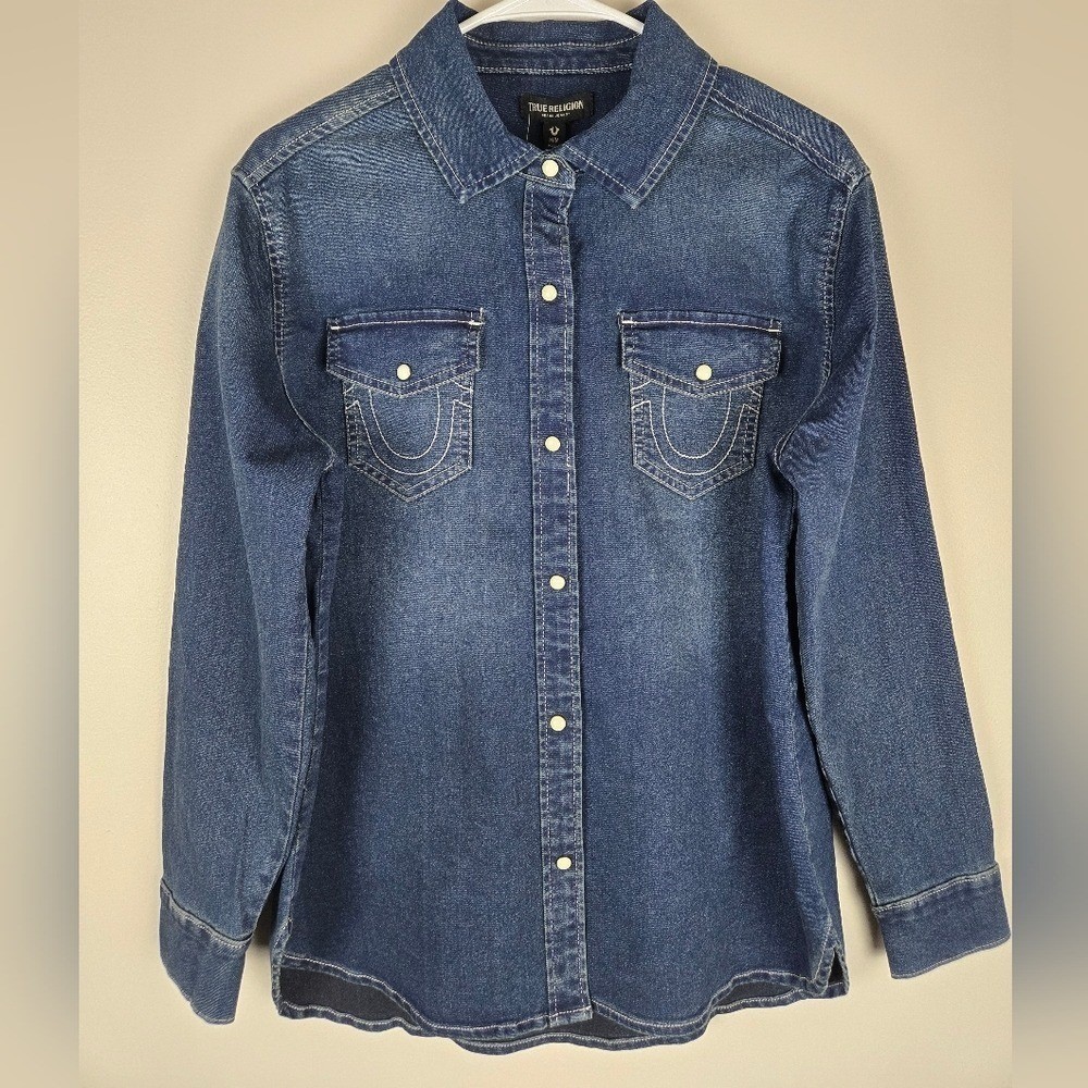 True Religion womens M Denim Western Snap Button Shirt Blue Horseshoe Pockets