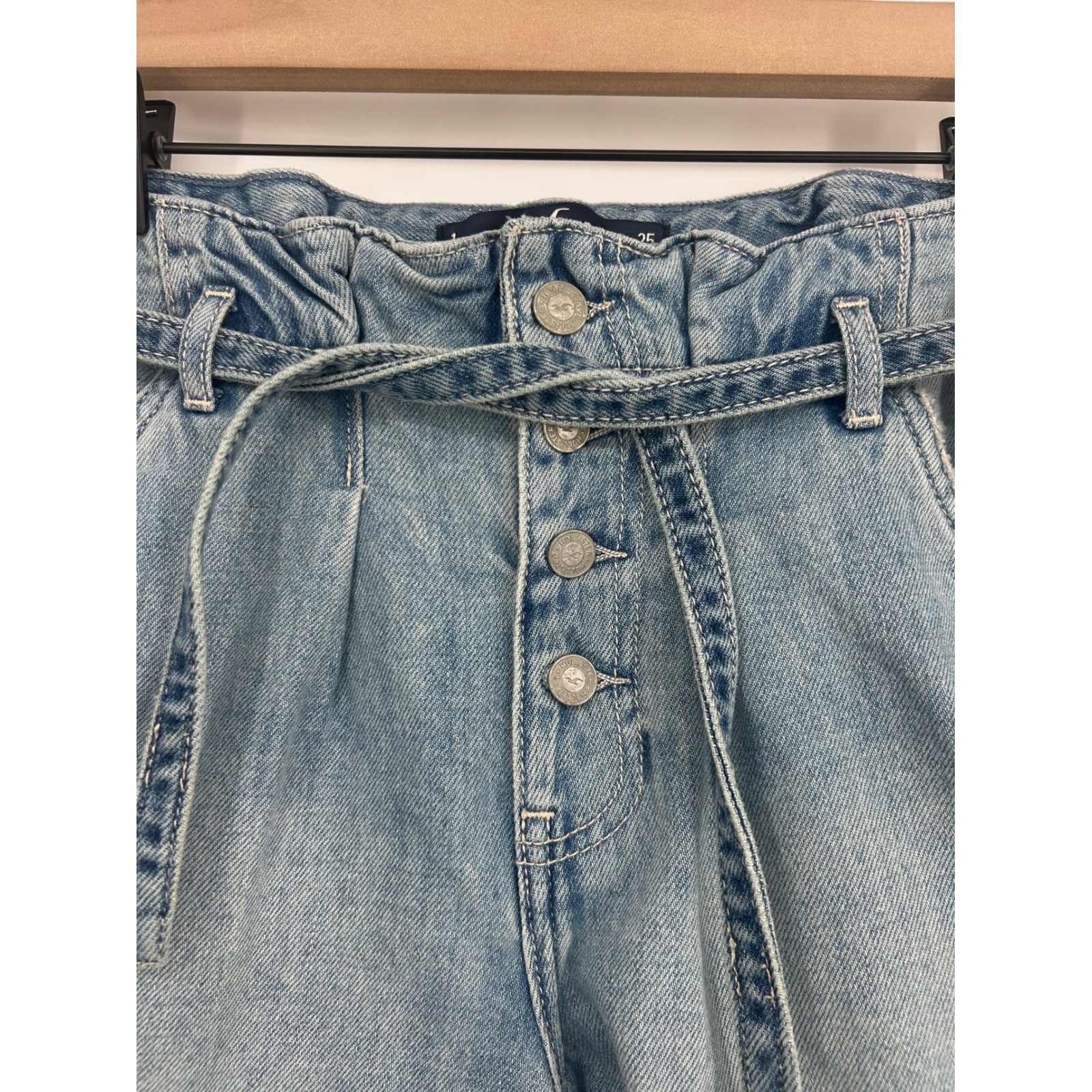 Hollister Ultra High-Rise Mom Paperbag Cotton Shorts Light Wash-25/1- Retro