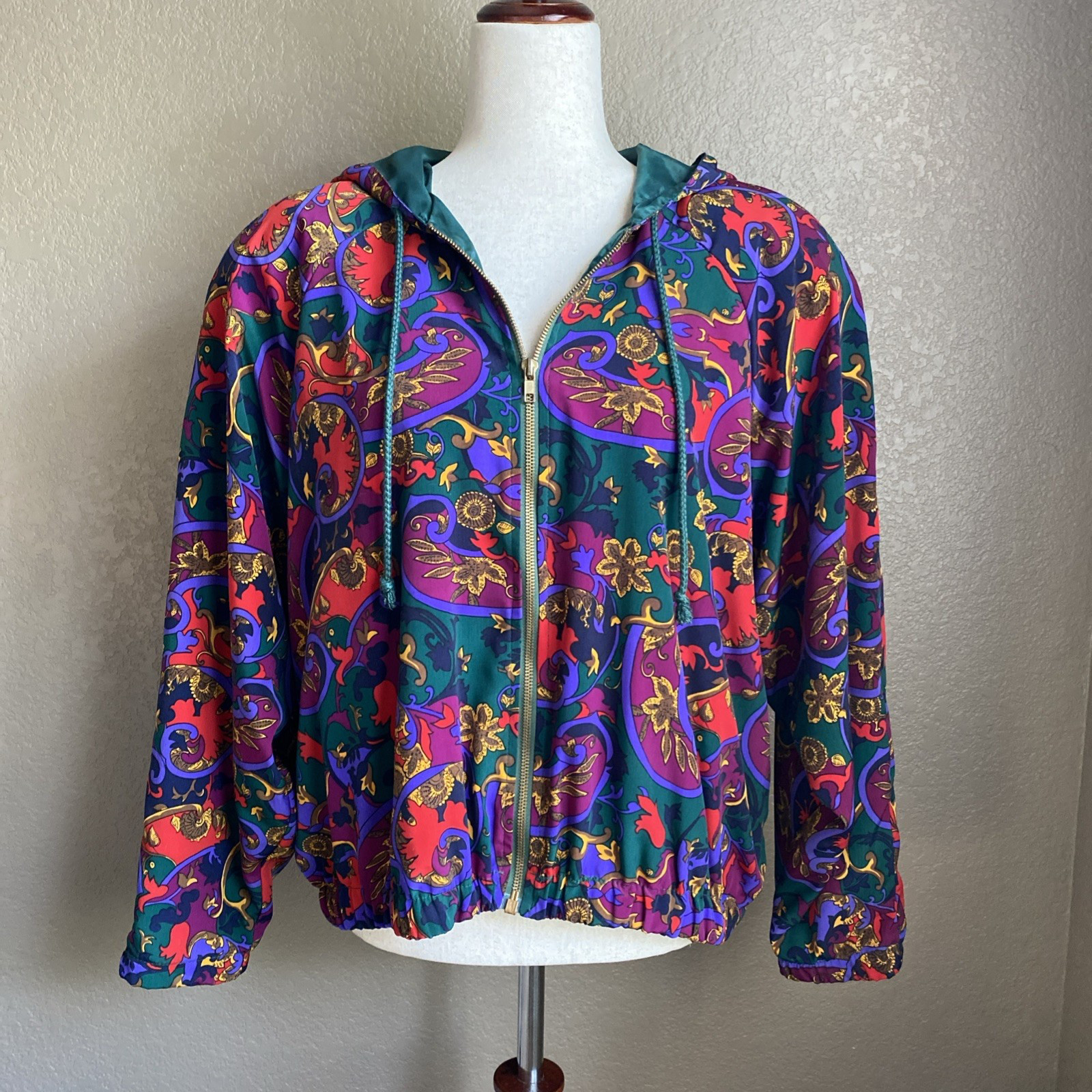 VTG 90s SG Sport Bold Colorful Filigree Satin Hooded Windbreaker Women’s S 6/8