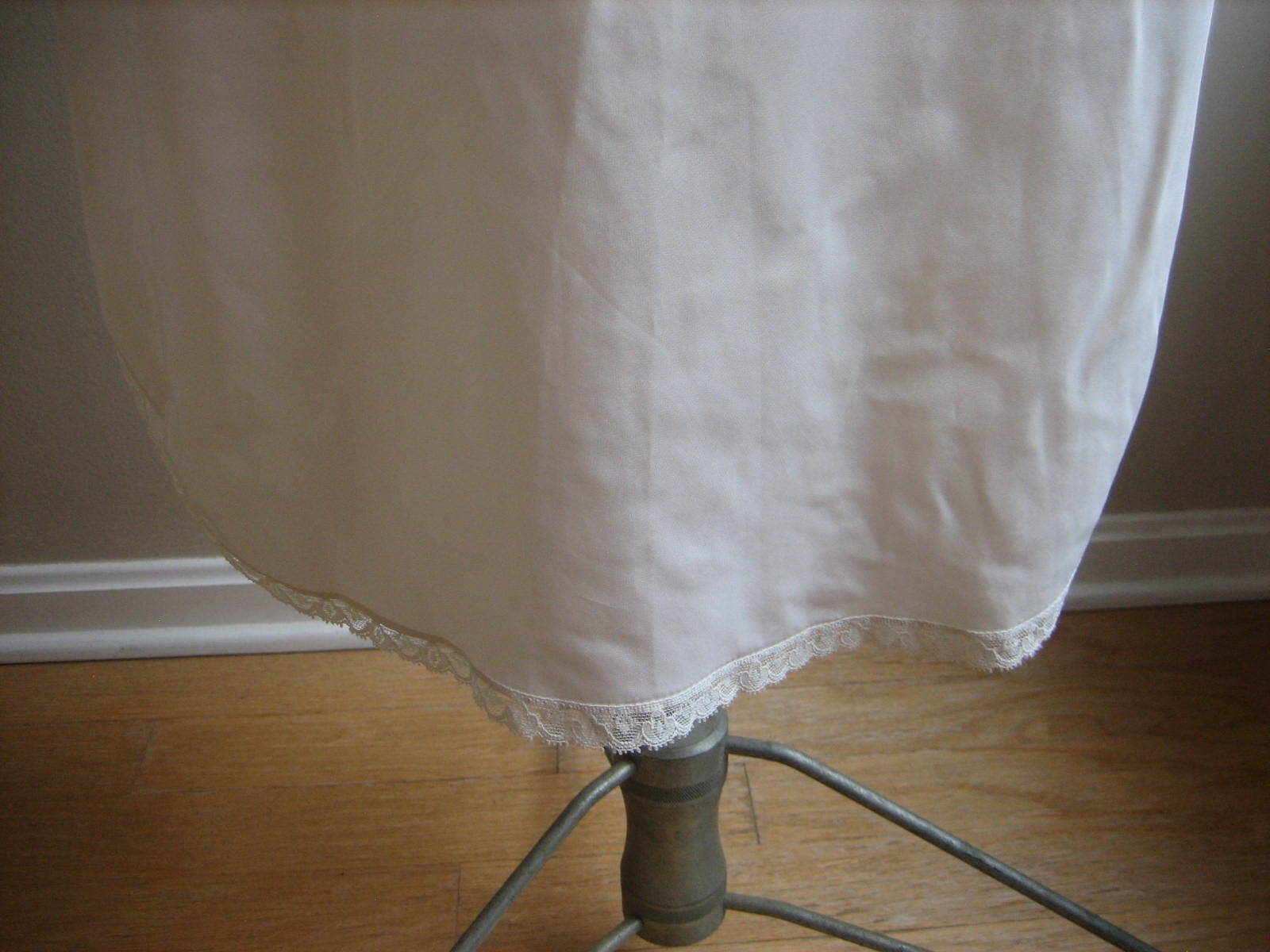 YOUNG TRADITIONS Cream Nylon Half Slip, 2 Lace Edge Tapered Side Slits – Size S
