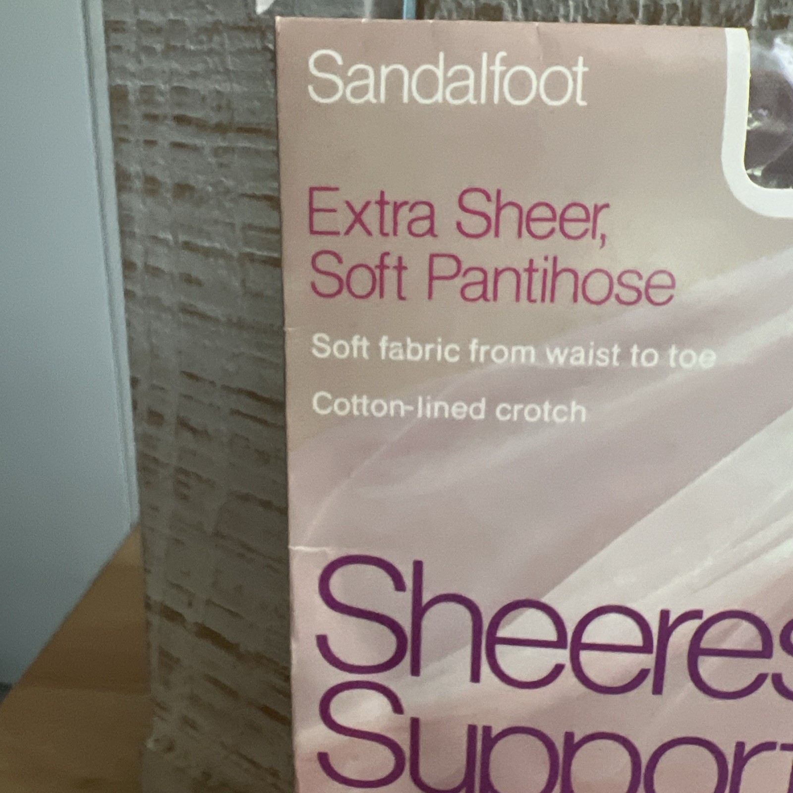 (#902). JC PENNEY Sheerest Support Pantyhose Queen Short „Little Beige”