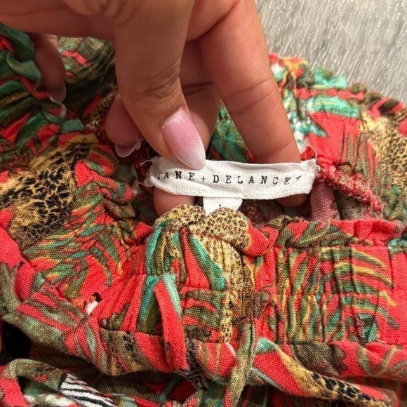 Vintage 2000s Y2K boho safari print cotton Jane Delancey capri pants size large