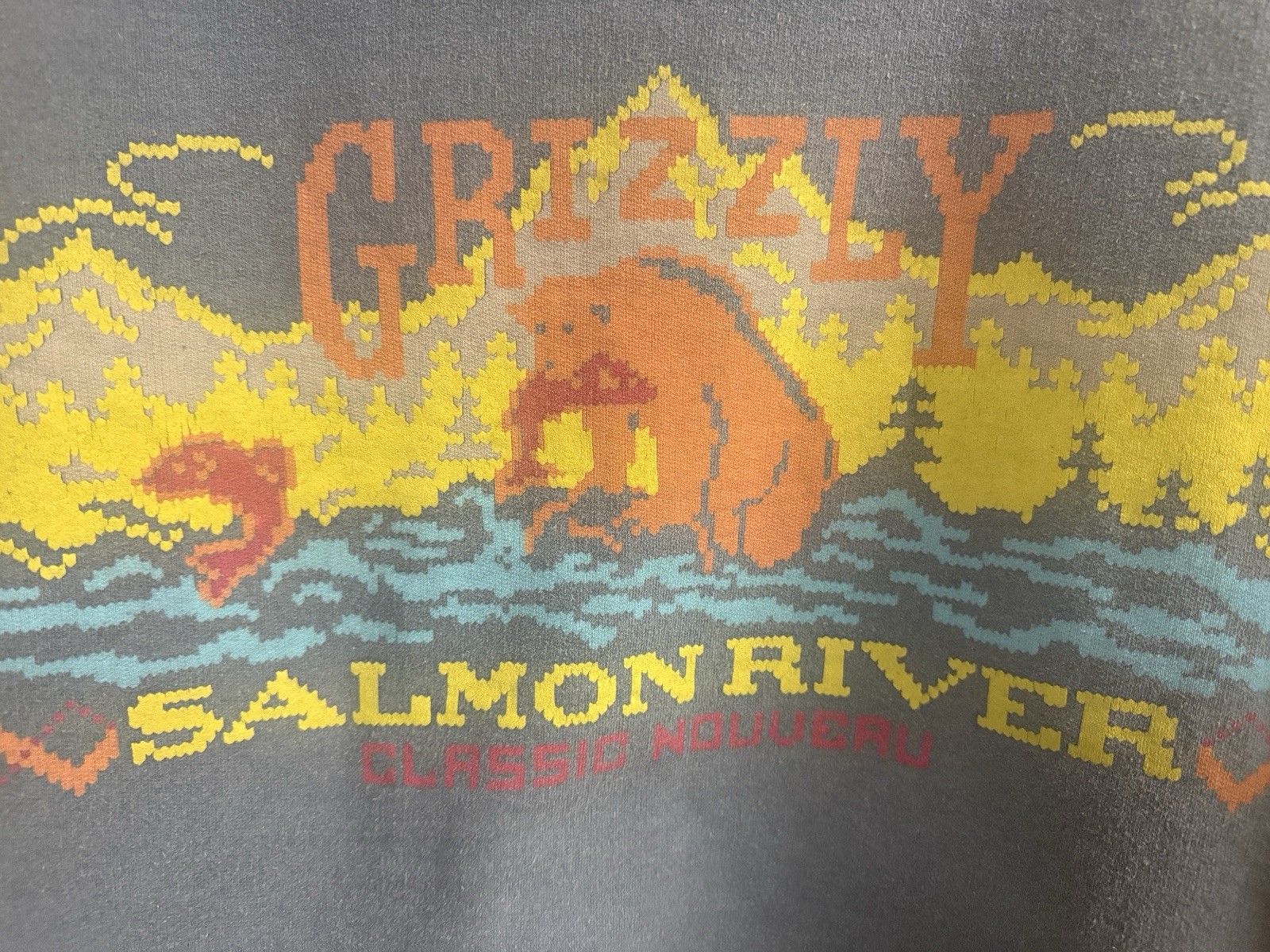 VTG 1980 Fiorucci Classic Nouveau Grizzly Salmon River Sweat Shirt Made In Italy