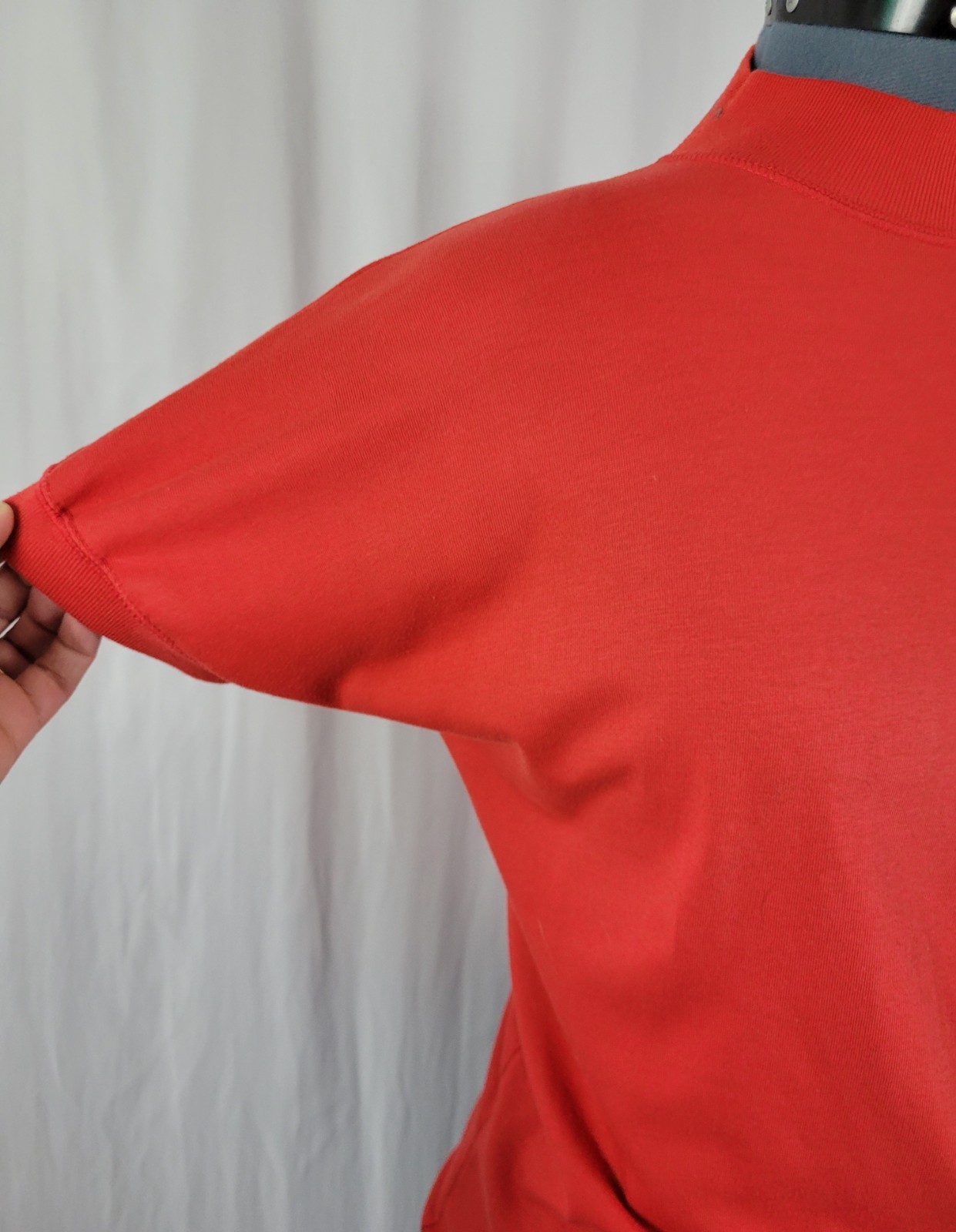 Vintage Red Mock Turtleneck Dropped Shoulder Top w Ribbed Collar & Cuffs Size M
