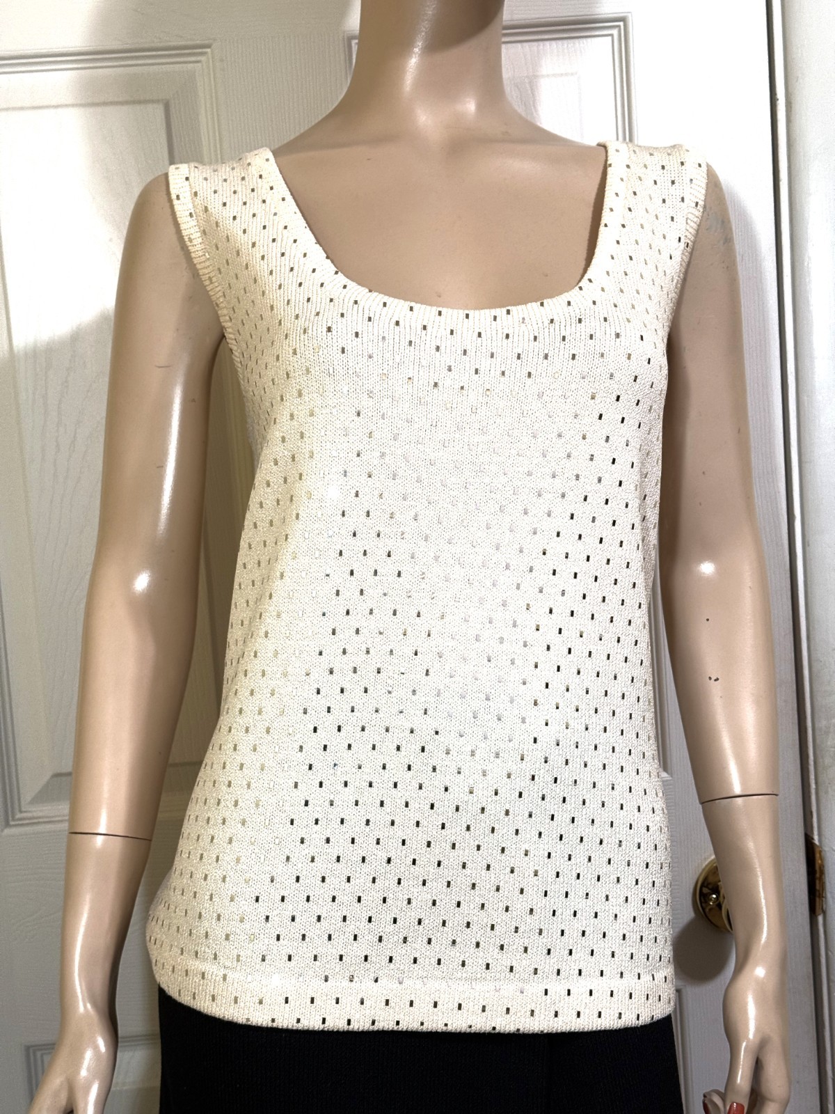 Nice St John Ivory Santana Knit Cami ~ Shell Covered in Paillettes sz 12 ~ L