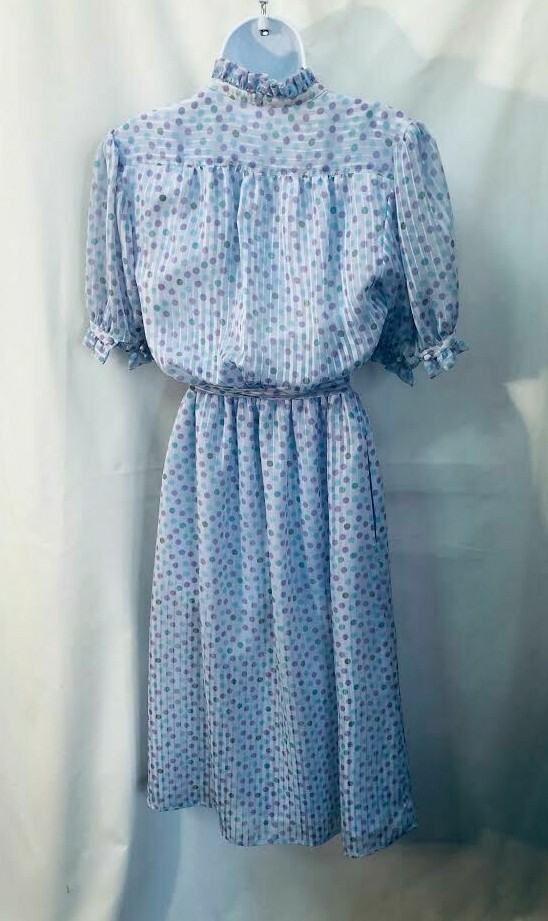 VTG 70s Cottagecore Pretty pale blue + lavender ruffled polka dot belted dress M