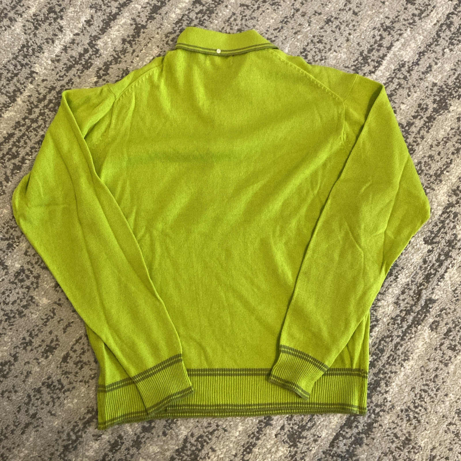Vintage Sterling Green Sweater – Made in Korea 100% Acrylic – Medium Read