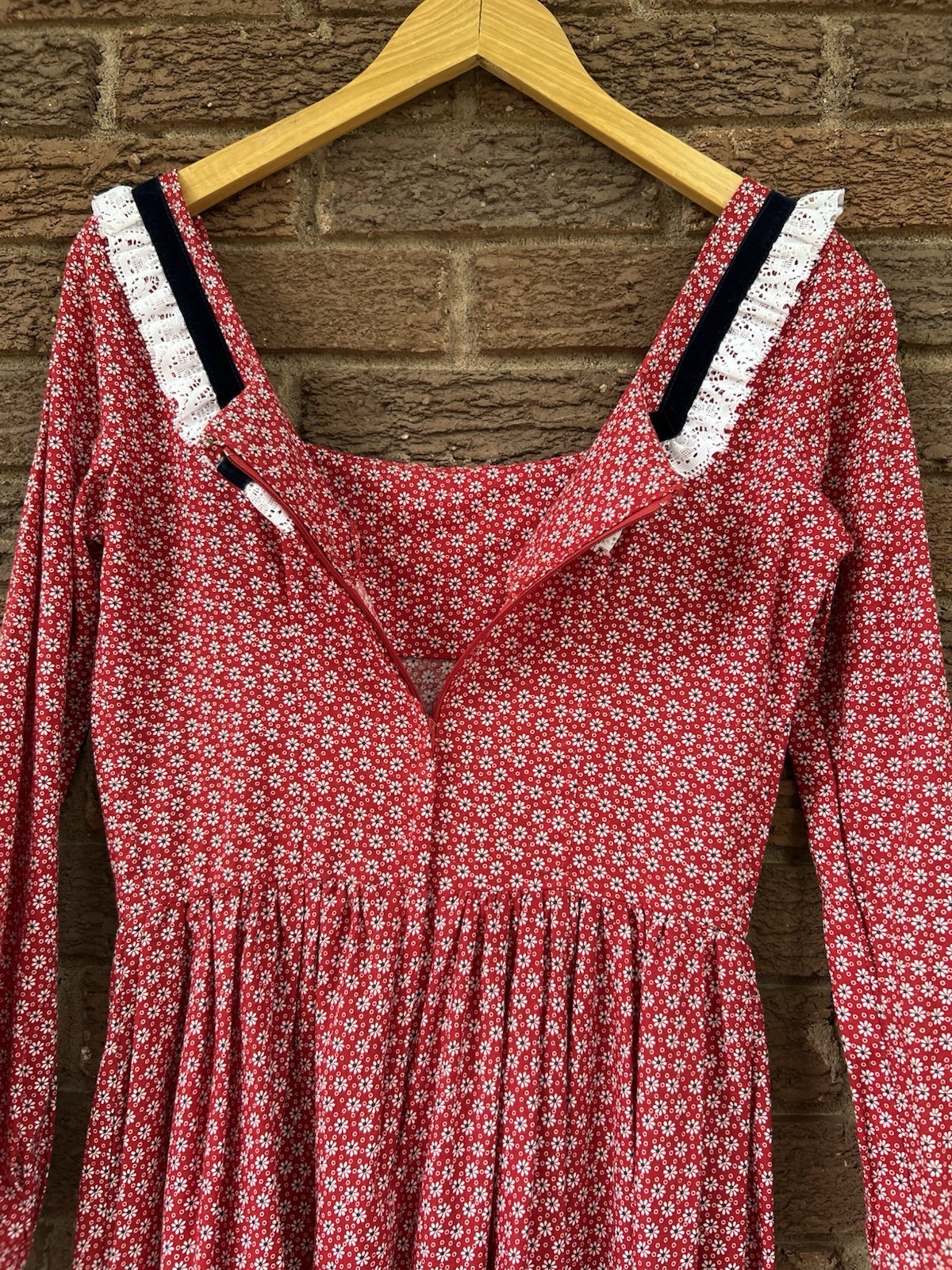 Vintage 70s prairie maxi floral lace Cottage Core Americana dress Union Made Sm