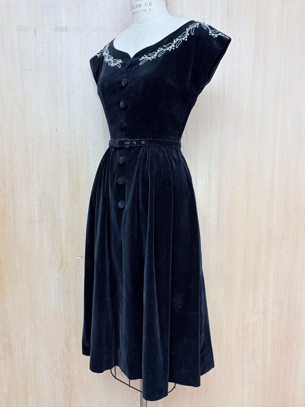 VTG 40s 50s MINX MODES Velveteen Dress Cord Embroidery Rhinestone Boat Neck XS