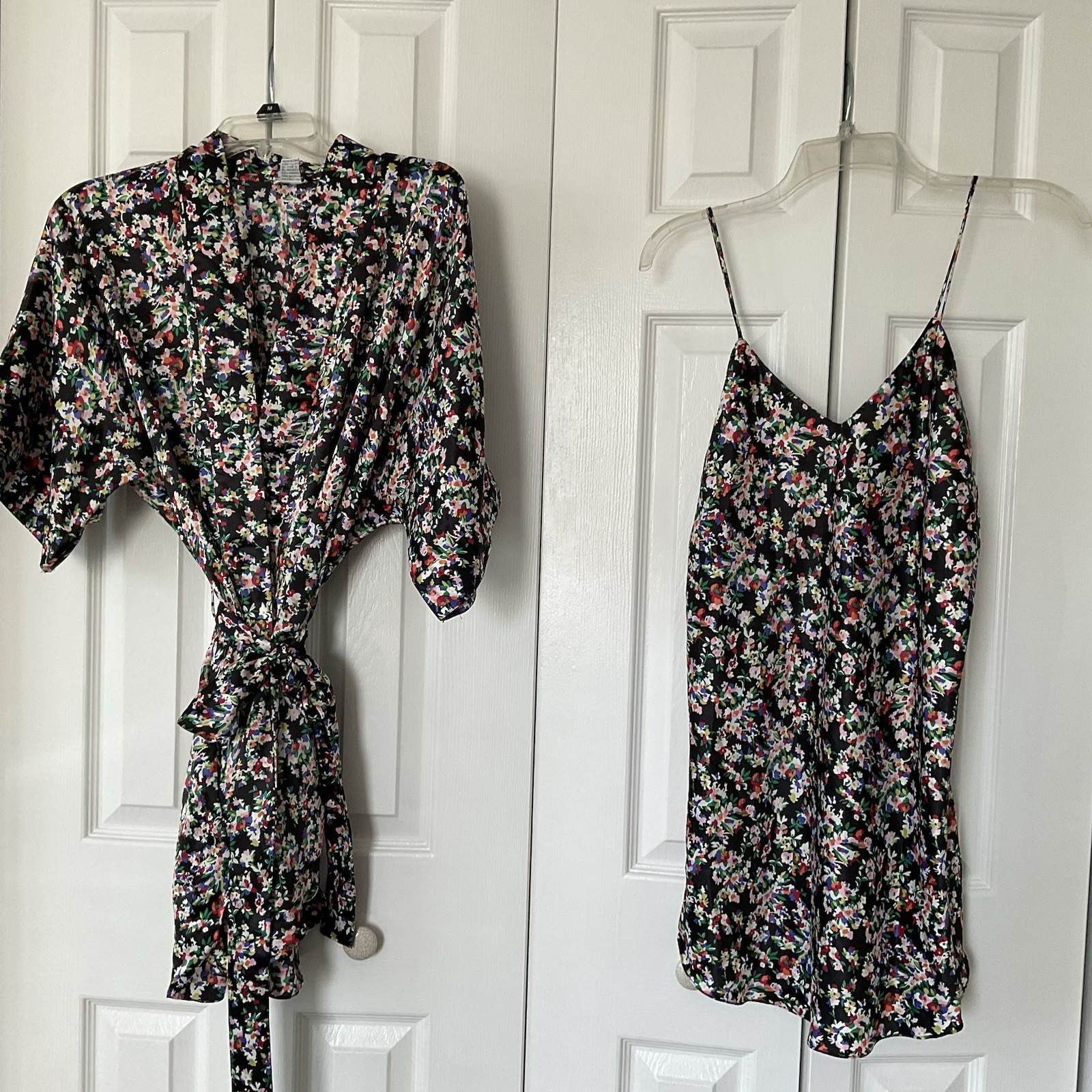 VTG Lingerie Short Nightie/Cami With Matching Gown Black Floral SM Laura Adam’s
