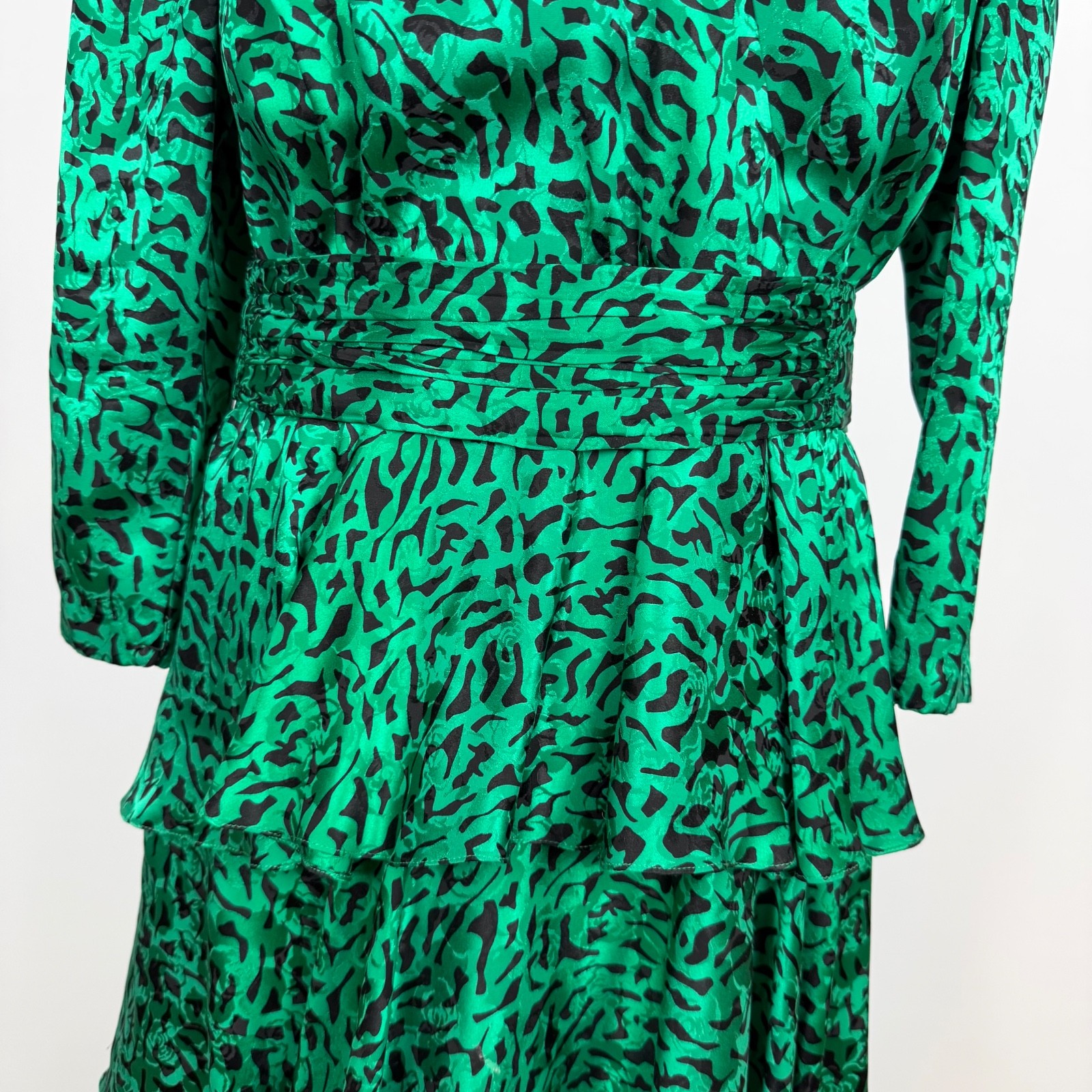 VTG Richard Warren Saks Fifth Ave Silk Dress 12 Green Animal Print Tiered Ruffle
