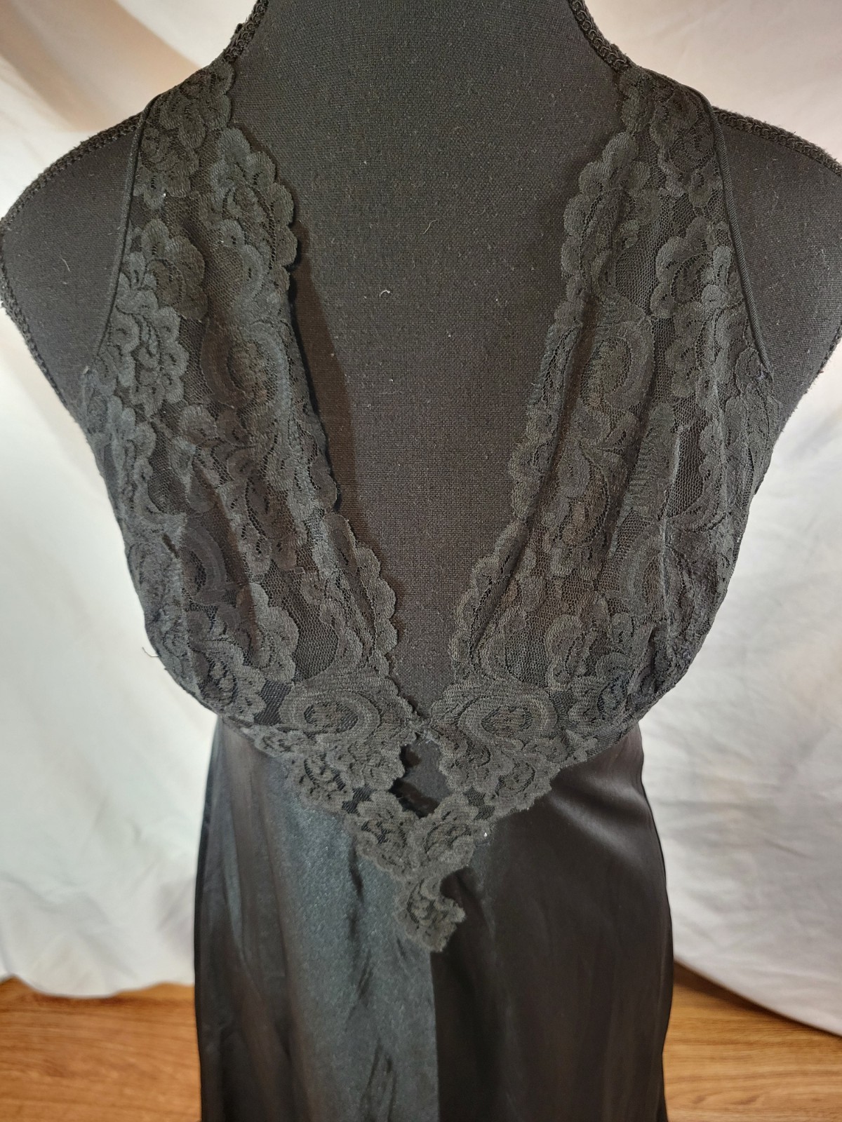 Vintage Glydons Sexy Black Lace Nightgown Plunge V Neck 1970’s Size M