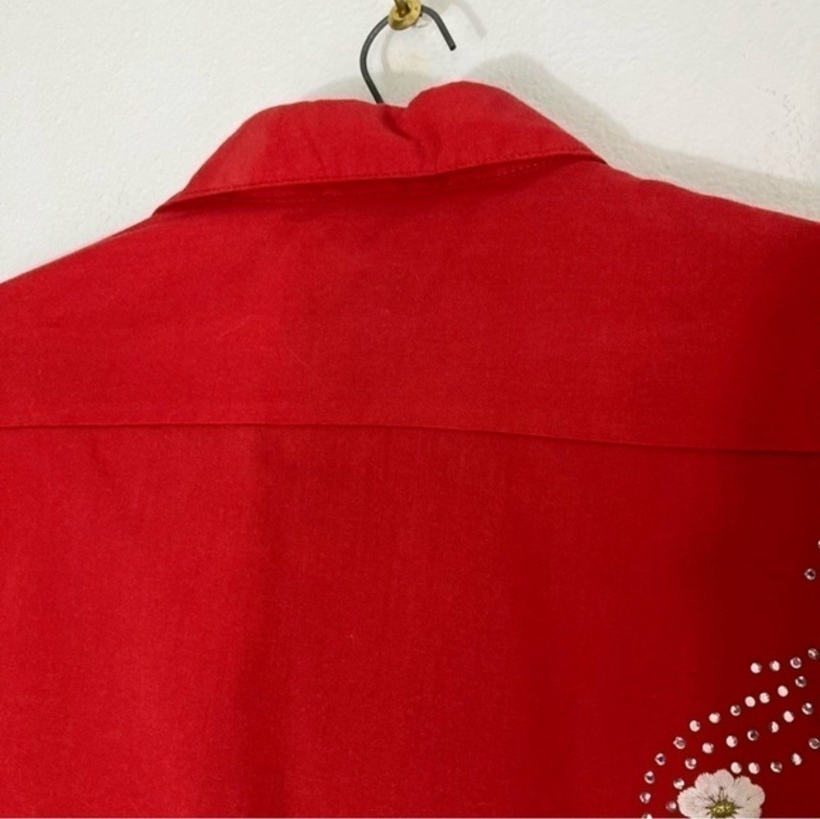 Vintage Las Olas red strawberry rhinestone appliqué button up shirt size Medium