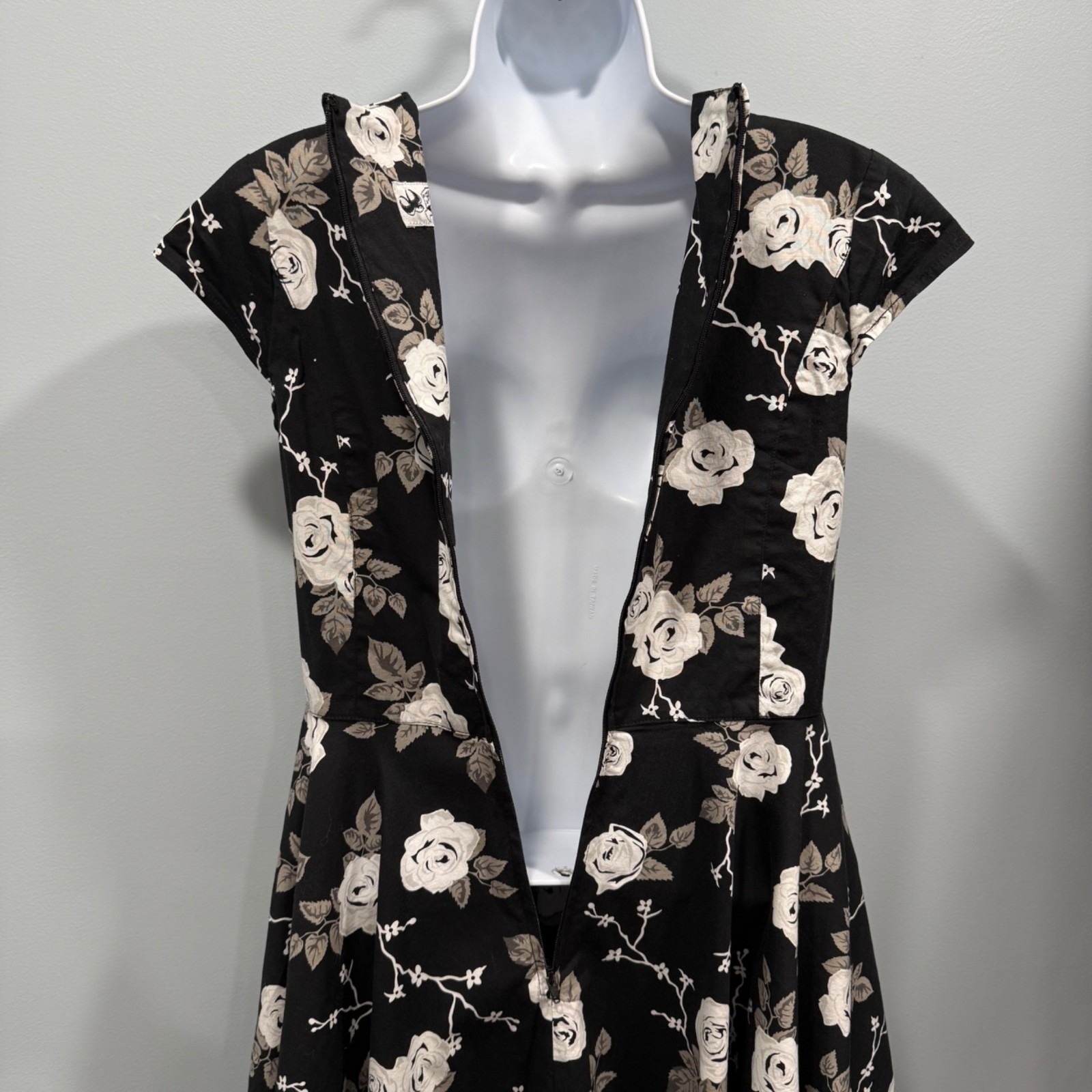 Hell Bunny Vixen Pinup Swing Dress Black Floral Rose Gothic Rockabilly Size M