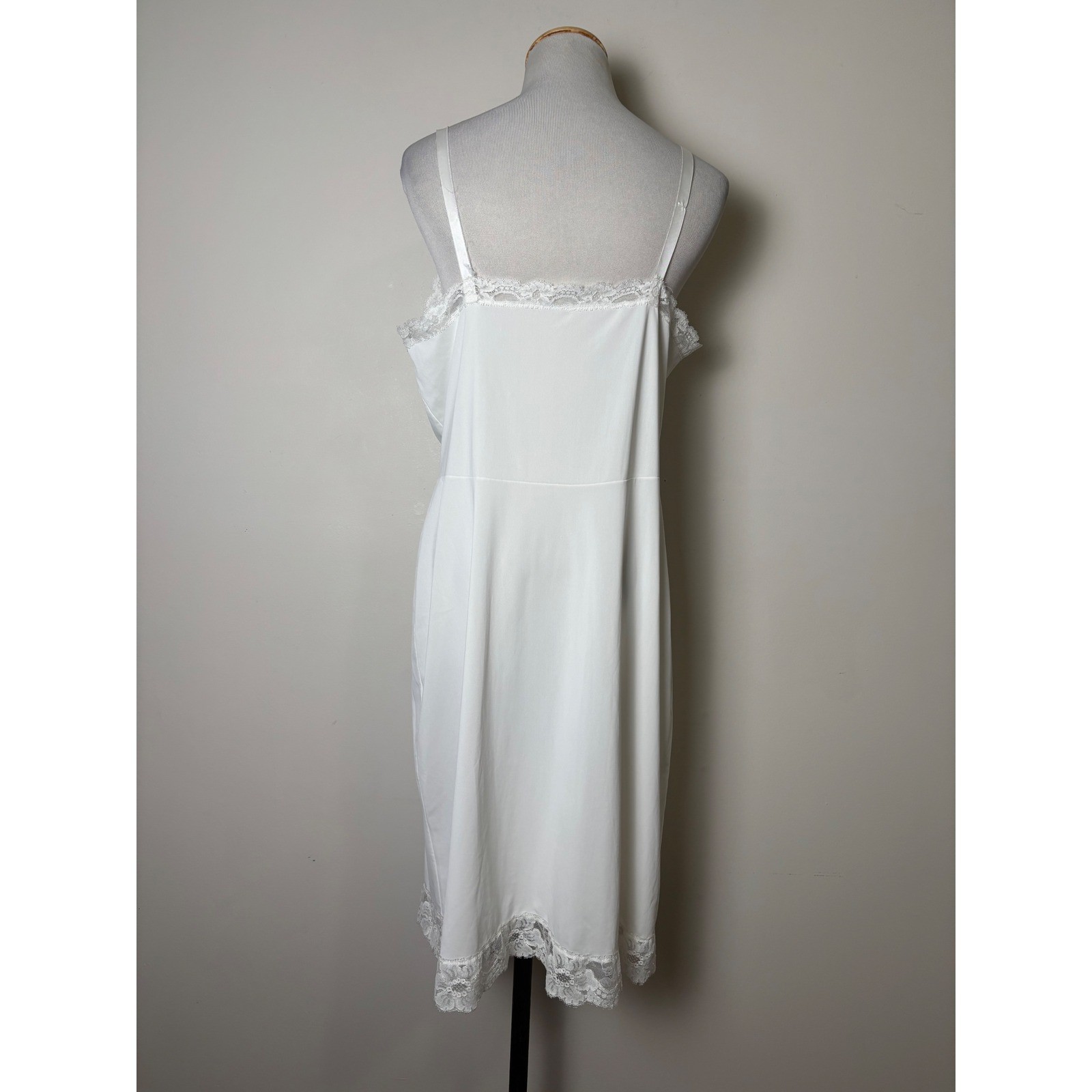 Shadowline Womens Vintage Full Slip Dress Size 40 Nylon Lace Trim Retro Lingerie