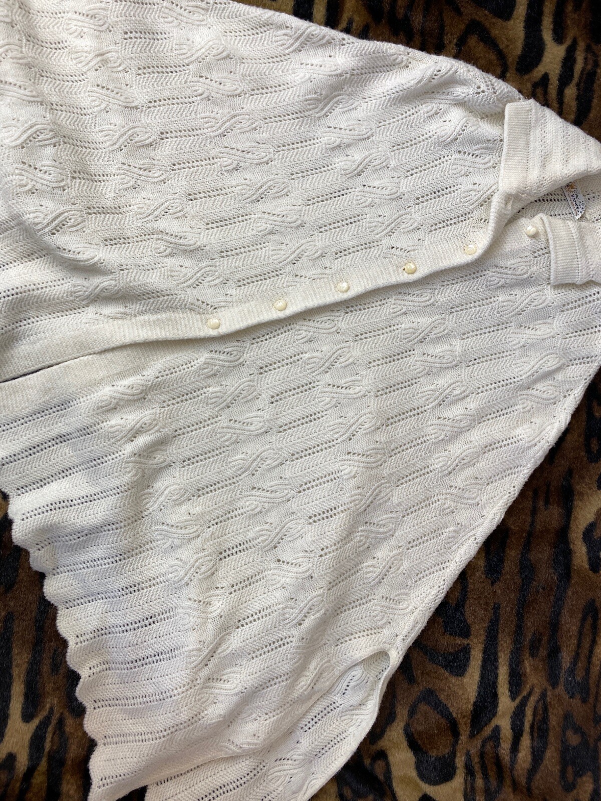 Sweater Bee Vintage 1960s Ivory Shawl Wrap Cape Button Cardigan Sweater Sz L