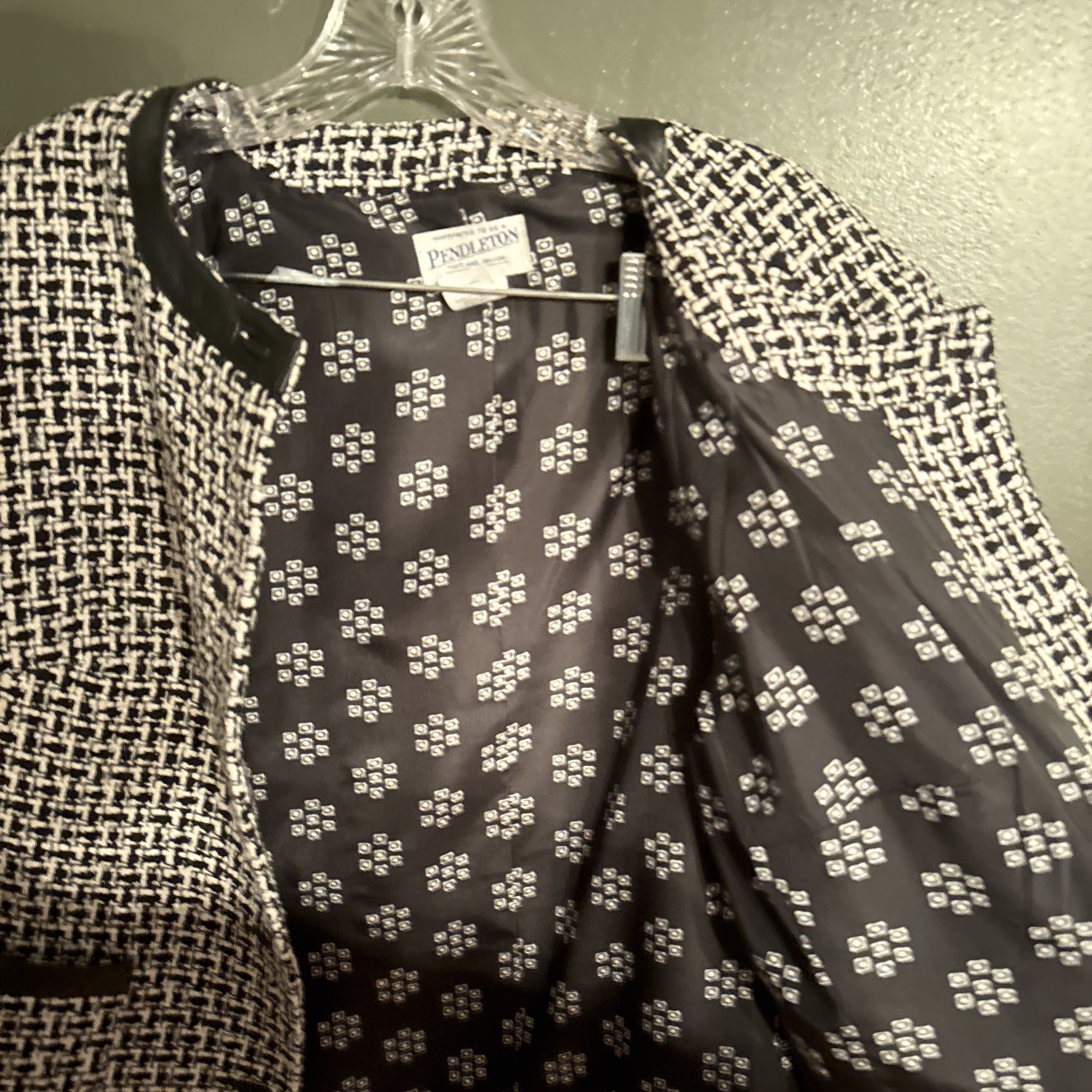VINTAGE PENDLETON SUIT BLAZER 14w silk w leather accents Black and white