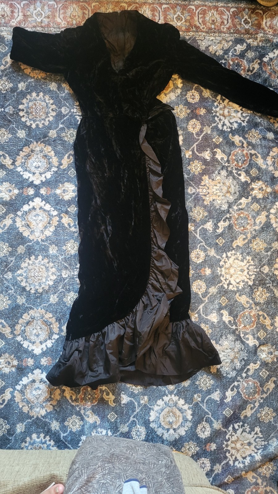 Vintage Black Velvet Maxi Dress Long Sleeve Formal Evening Dress
