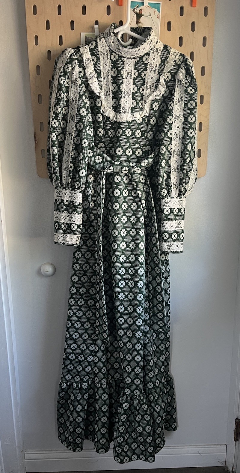 Vintage 70s Prairie Maxi Dress Green Floral Lace Trim Boho Cottagecore Victorian