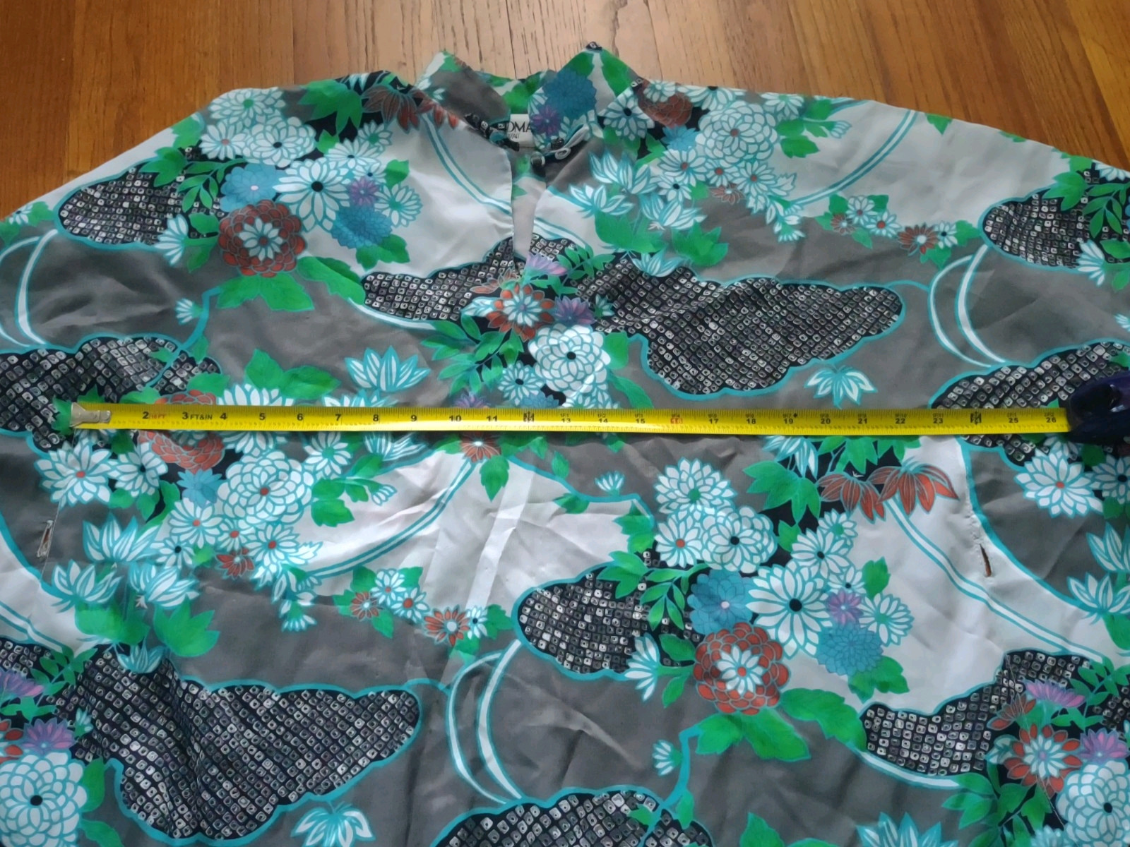 Vintage Pomare Hawaii Gray Green White Blue Floral Printed Batwing Top Blouse