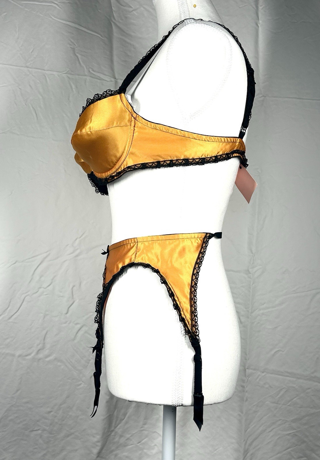 NWT Vintage Agent Provocateur Gold & Black Lingerie Bra & Garter 36A 34B Small